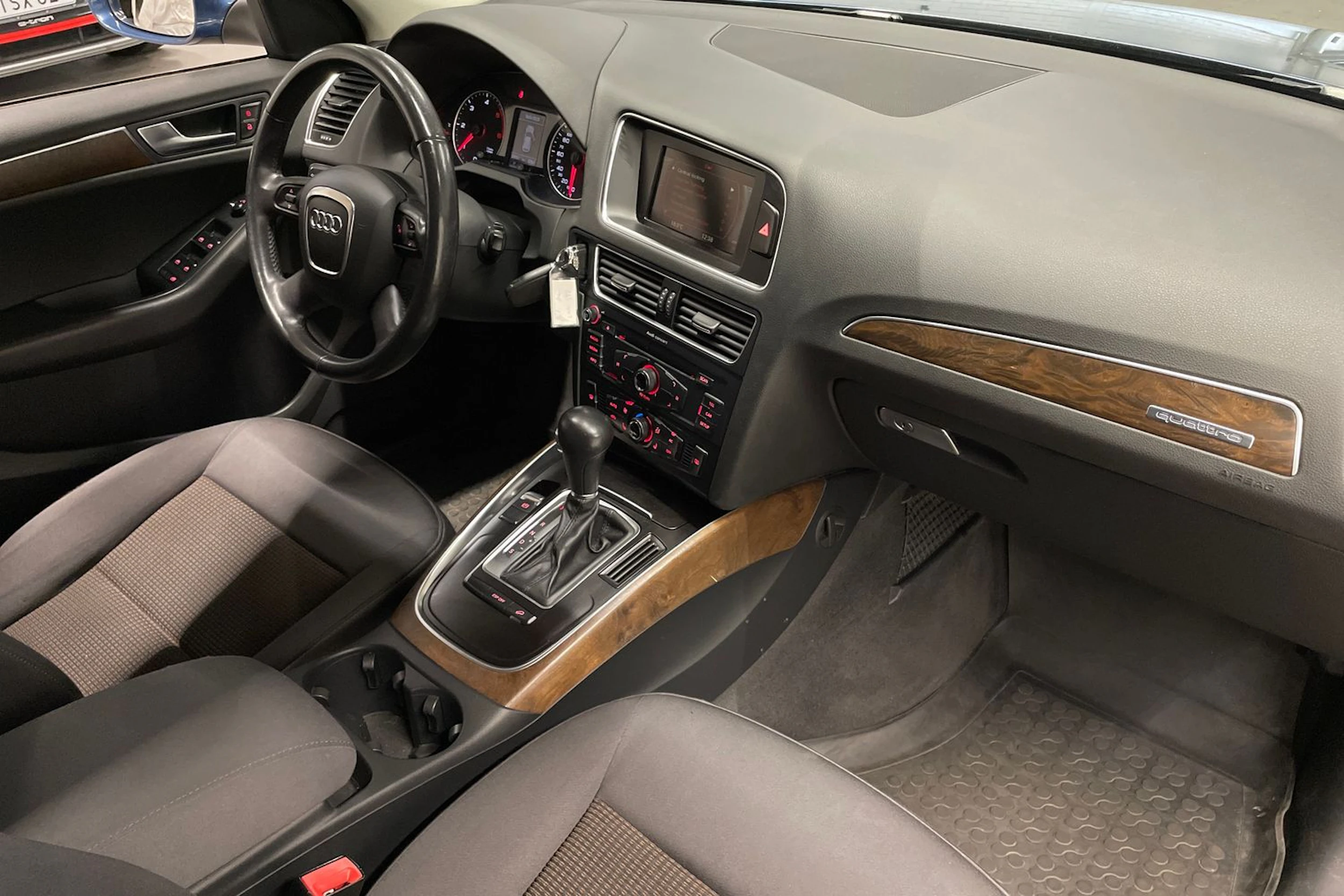 sininen Audi Q5 2009 kuva 21.