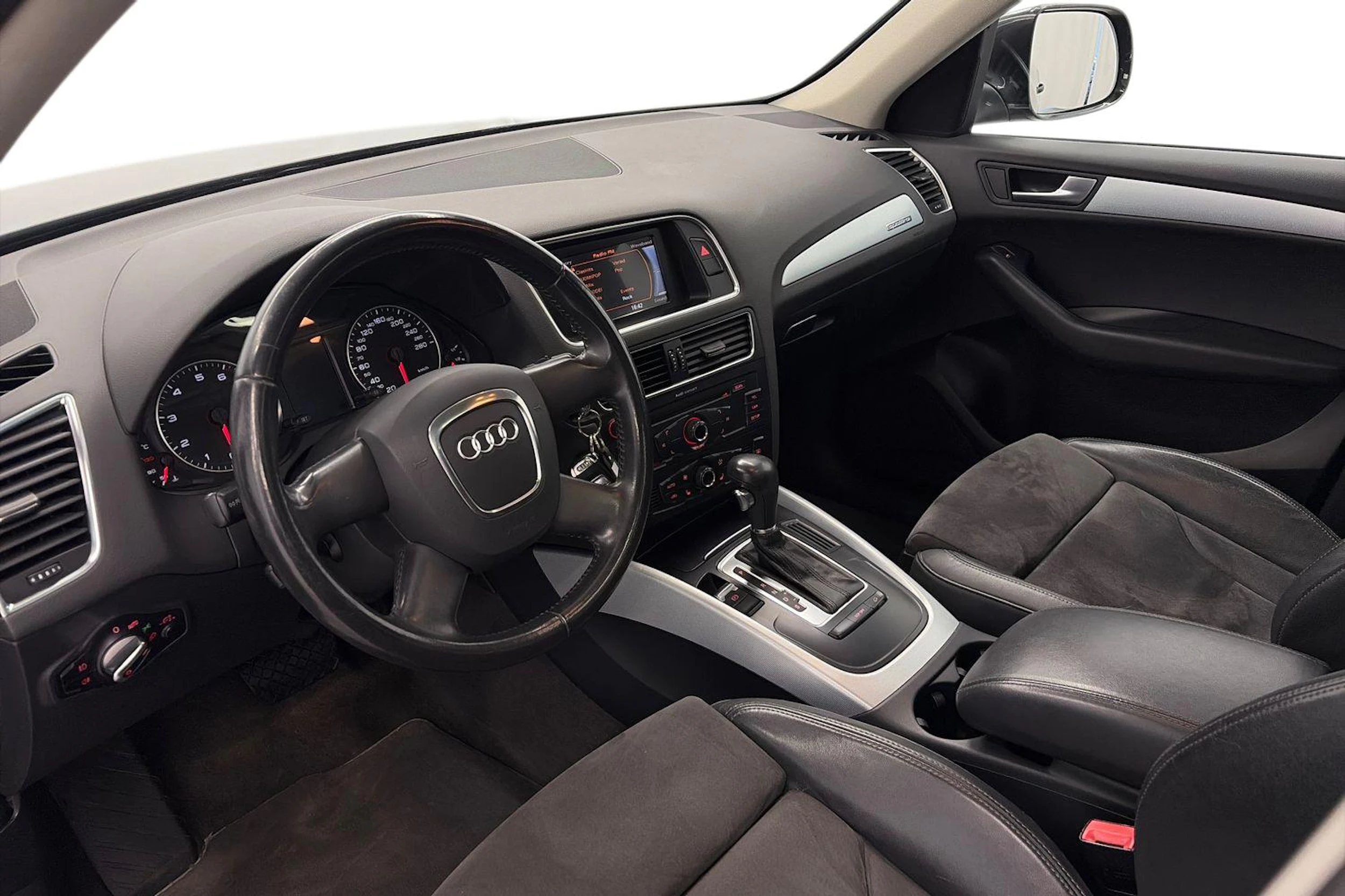 harmaa Audi Q5 2009 kuva 6.