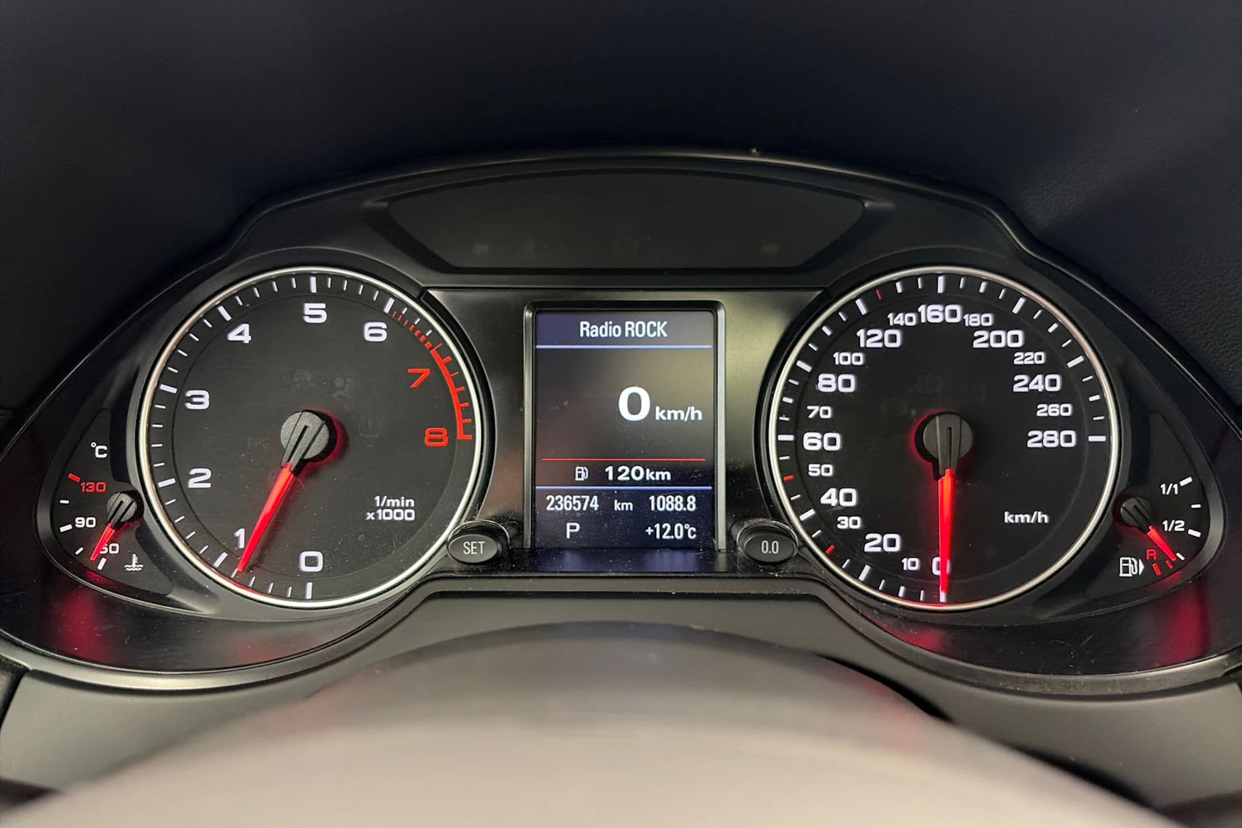 harmaa Audi Q5 2009 kuva 12.