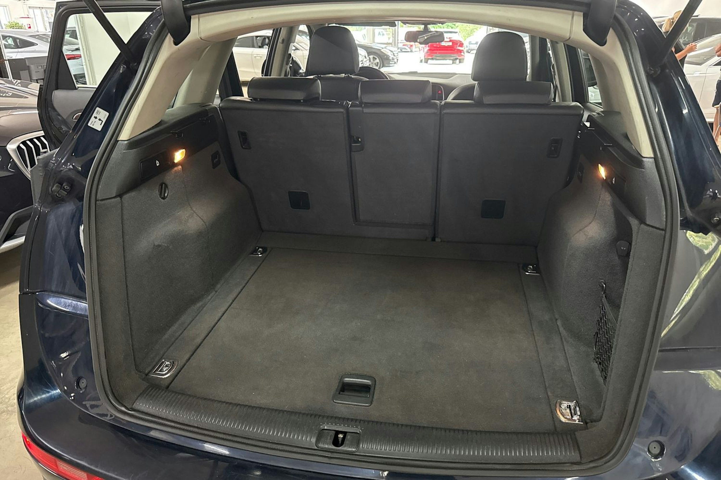 sininen Audi Q5 2010 kuva 14.
