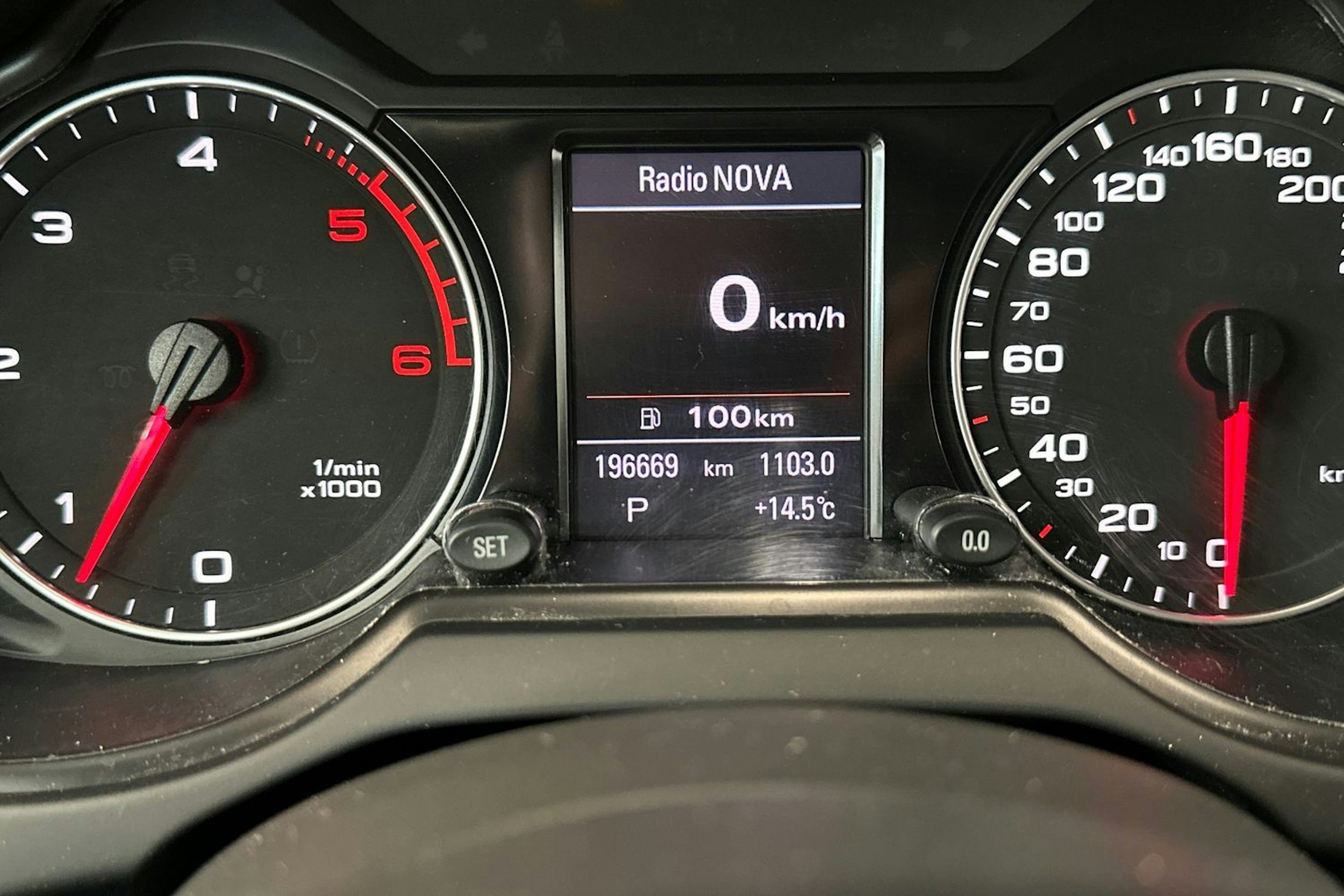 Musta Audi Q5 2011 kuva 17.