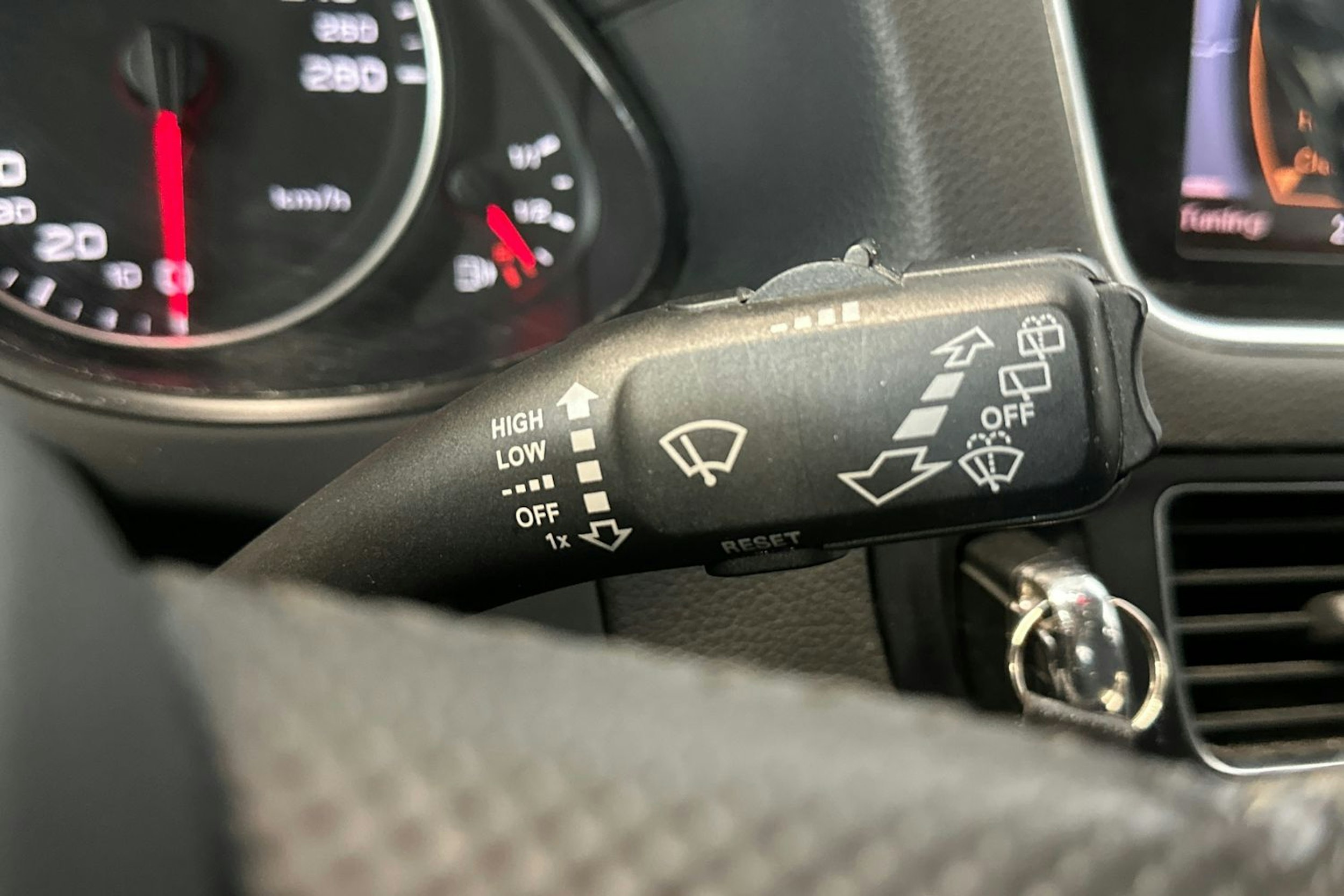 Musta Audi Q5 2011 kuva 20.