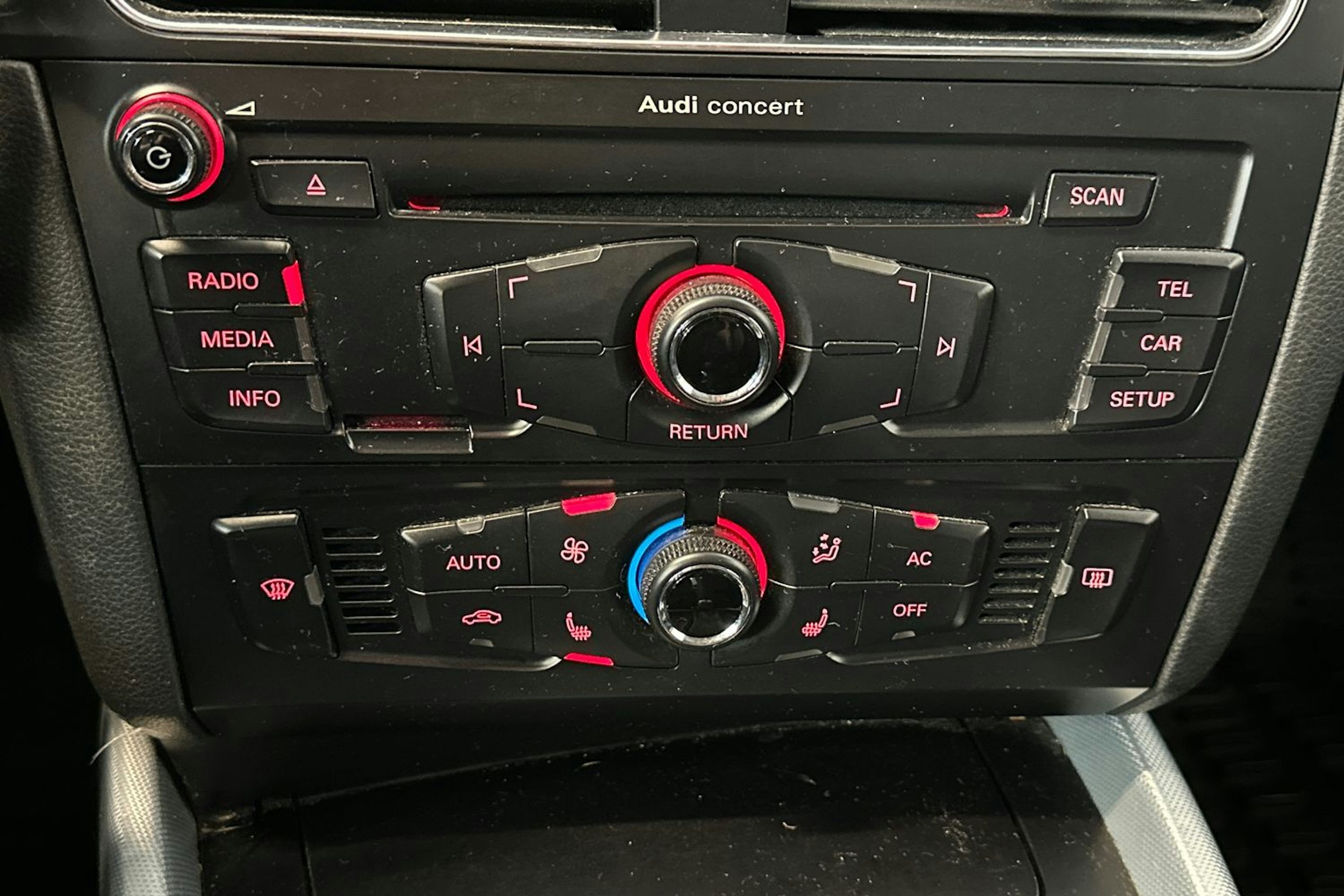 Musta Audi Q5 2011 kuva 22.