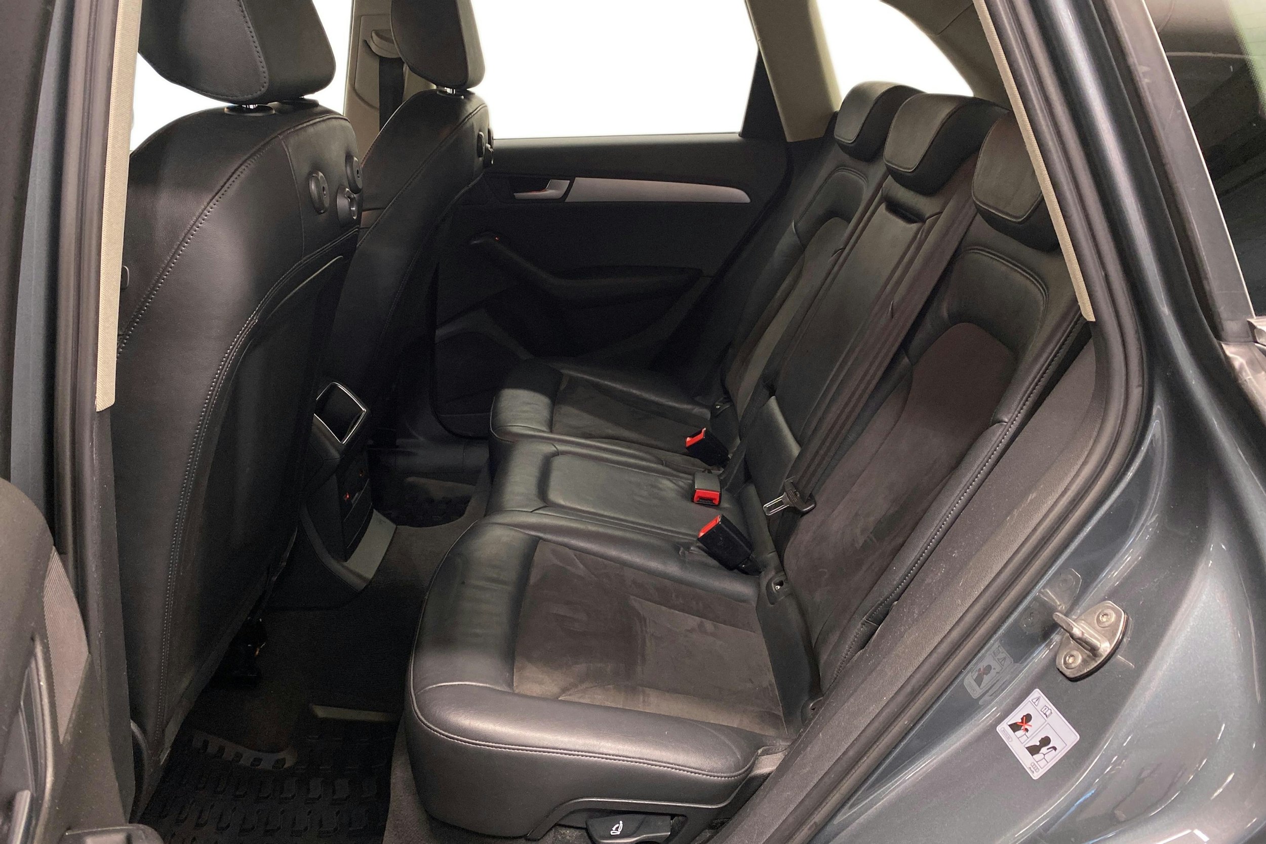 harmaa Audi Q5 2011 kuva 10.