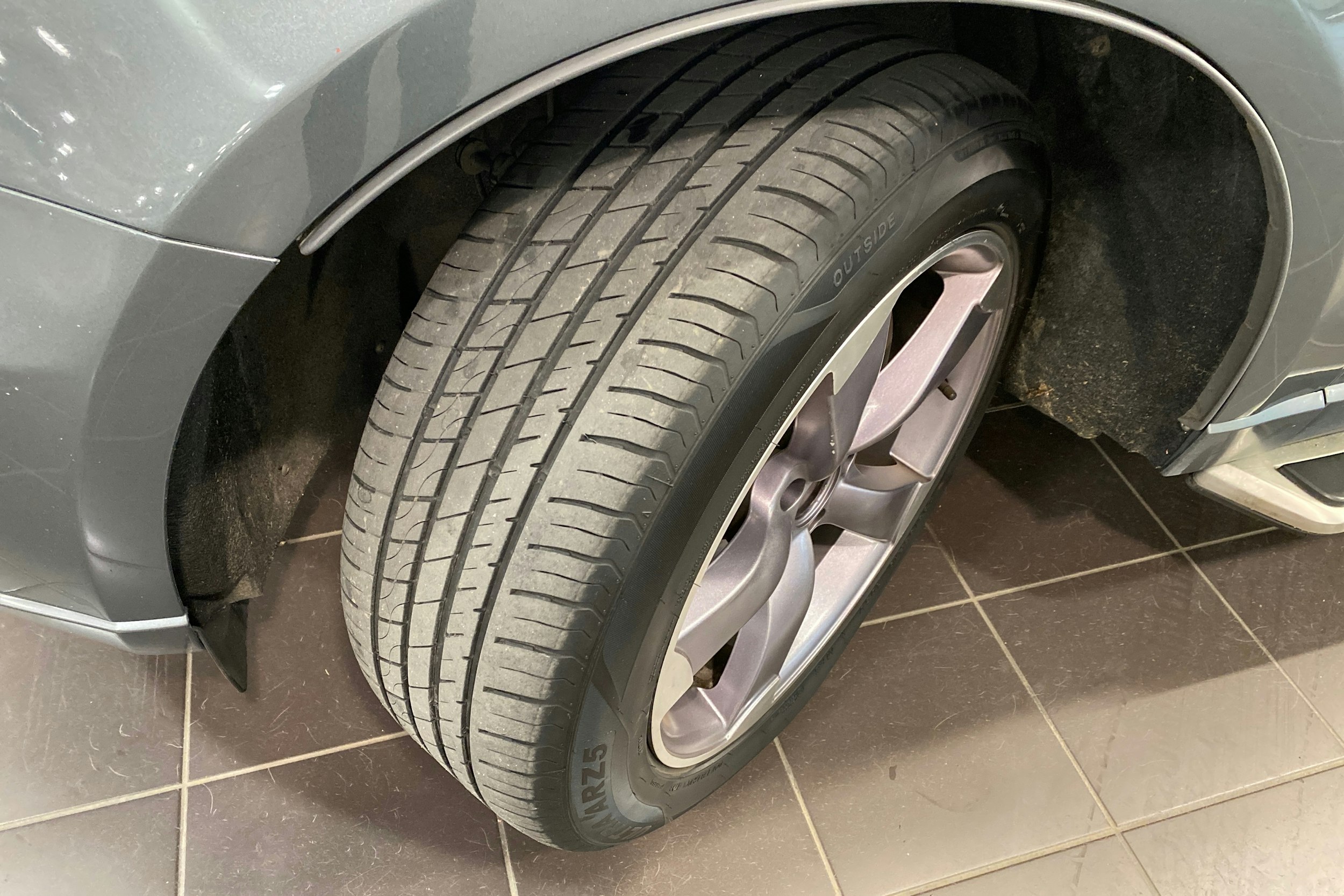 harmaa Audi Q5 2011 kuva 13.