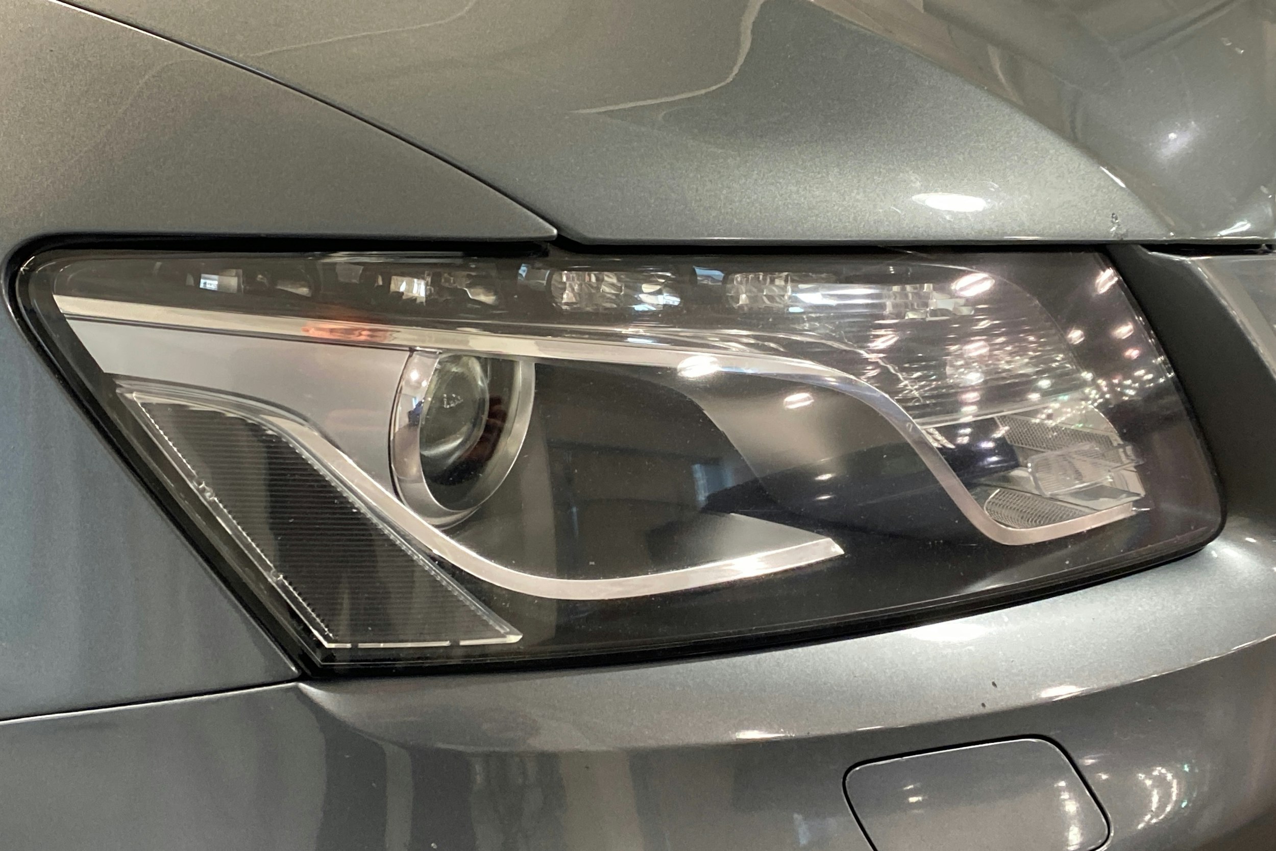harmaa Audi Q5 2011 kuva 41.