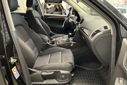 musta Audi Q5 2011 kuva 12.
