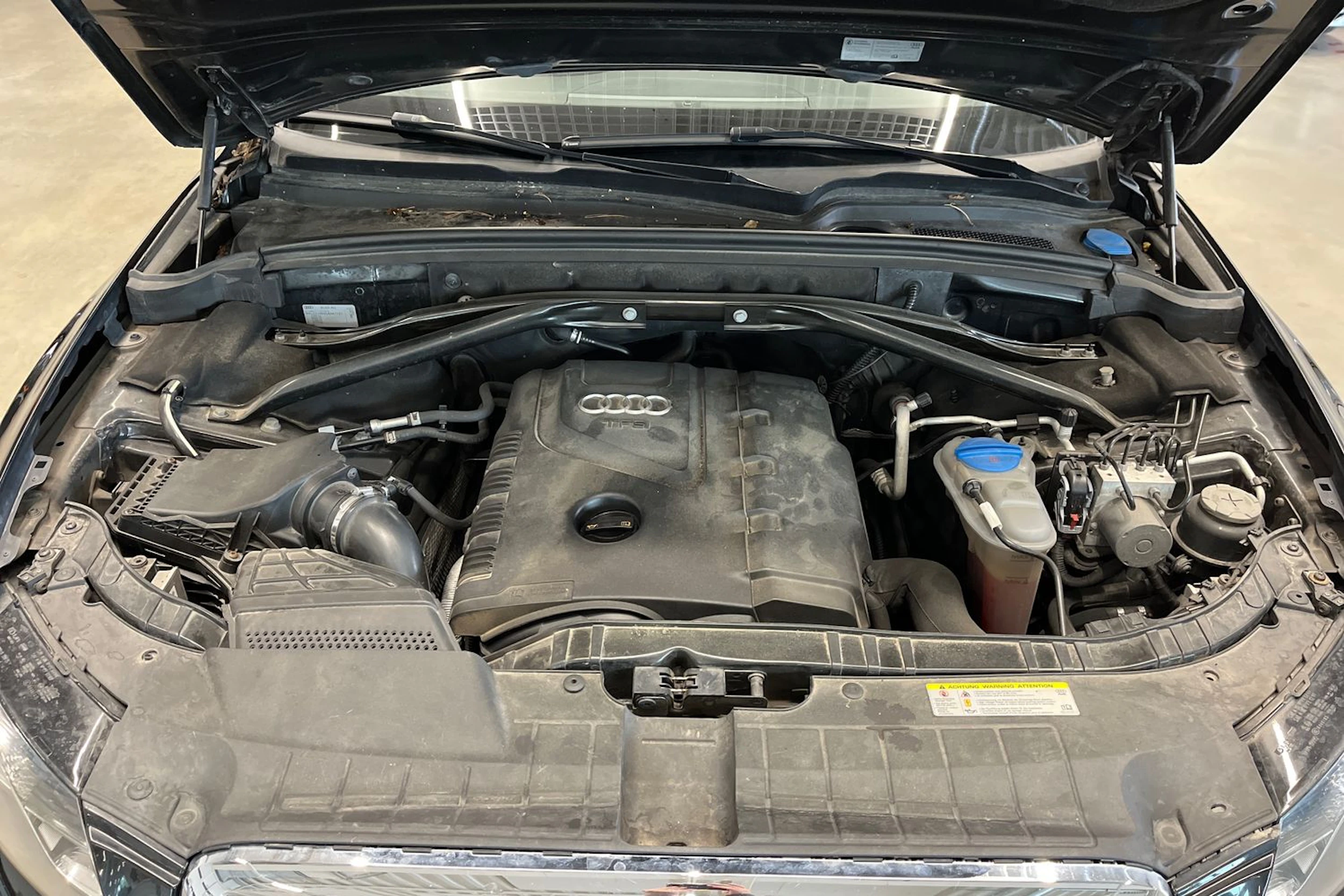 musta Audi Q5 2011 kuva 21.