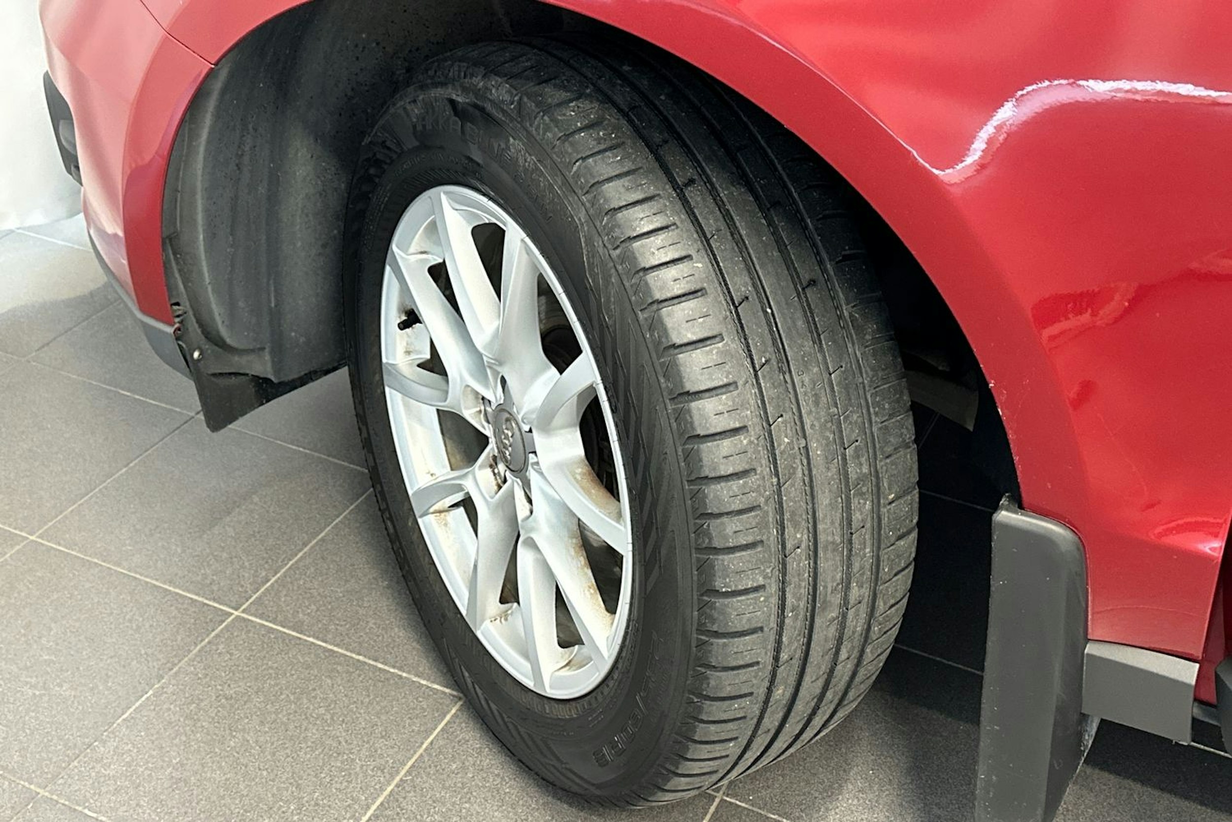 punainen Audi Q5 2011 kuva 13.