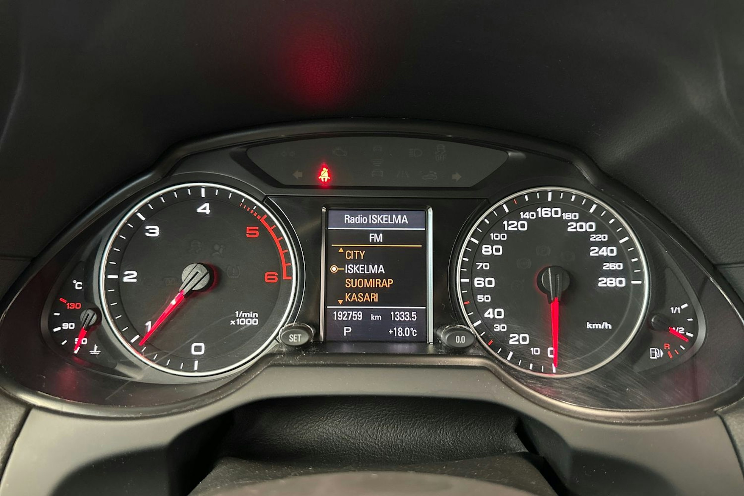 punainen Audi Q5 2011 kuva 20.