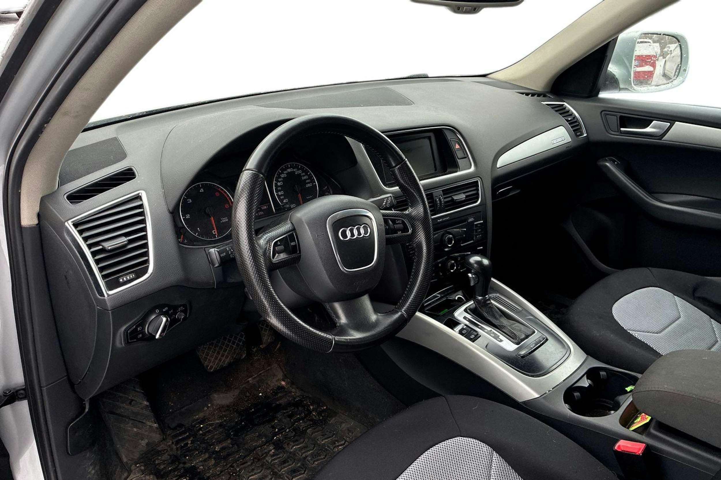 Hopea Audi Q5 2011 kuva 3.