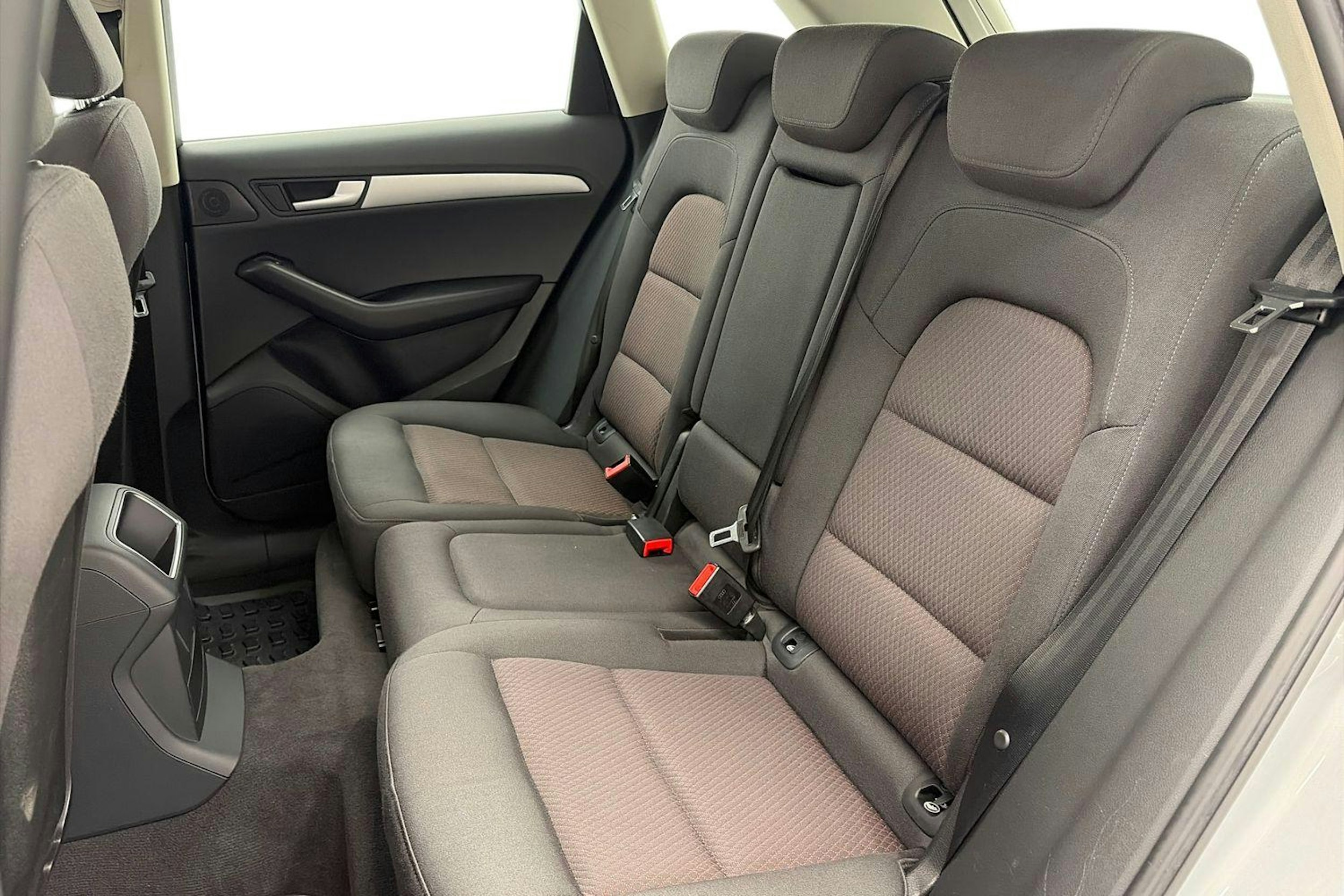 Hopea Audi Q5 2011 kuva 10.