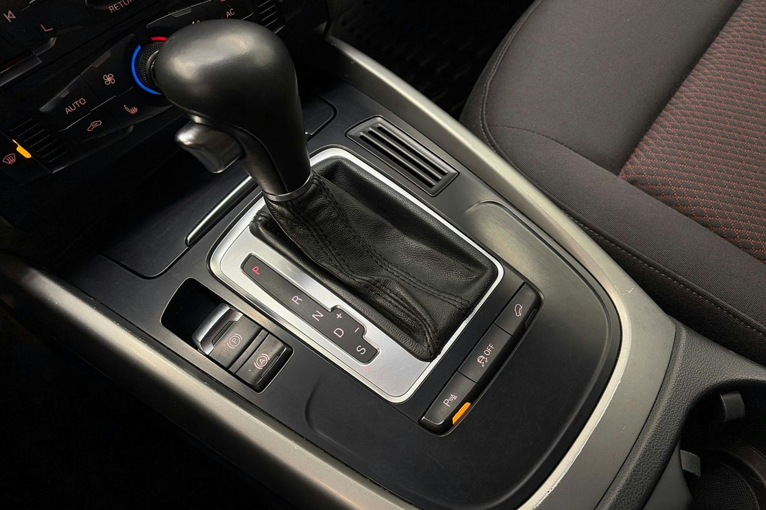 Hopea Audi Q5 2011 kuva 22.