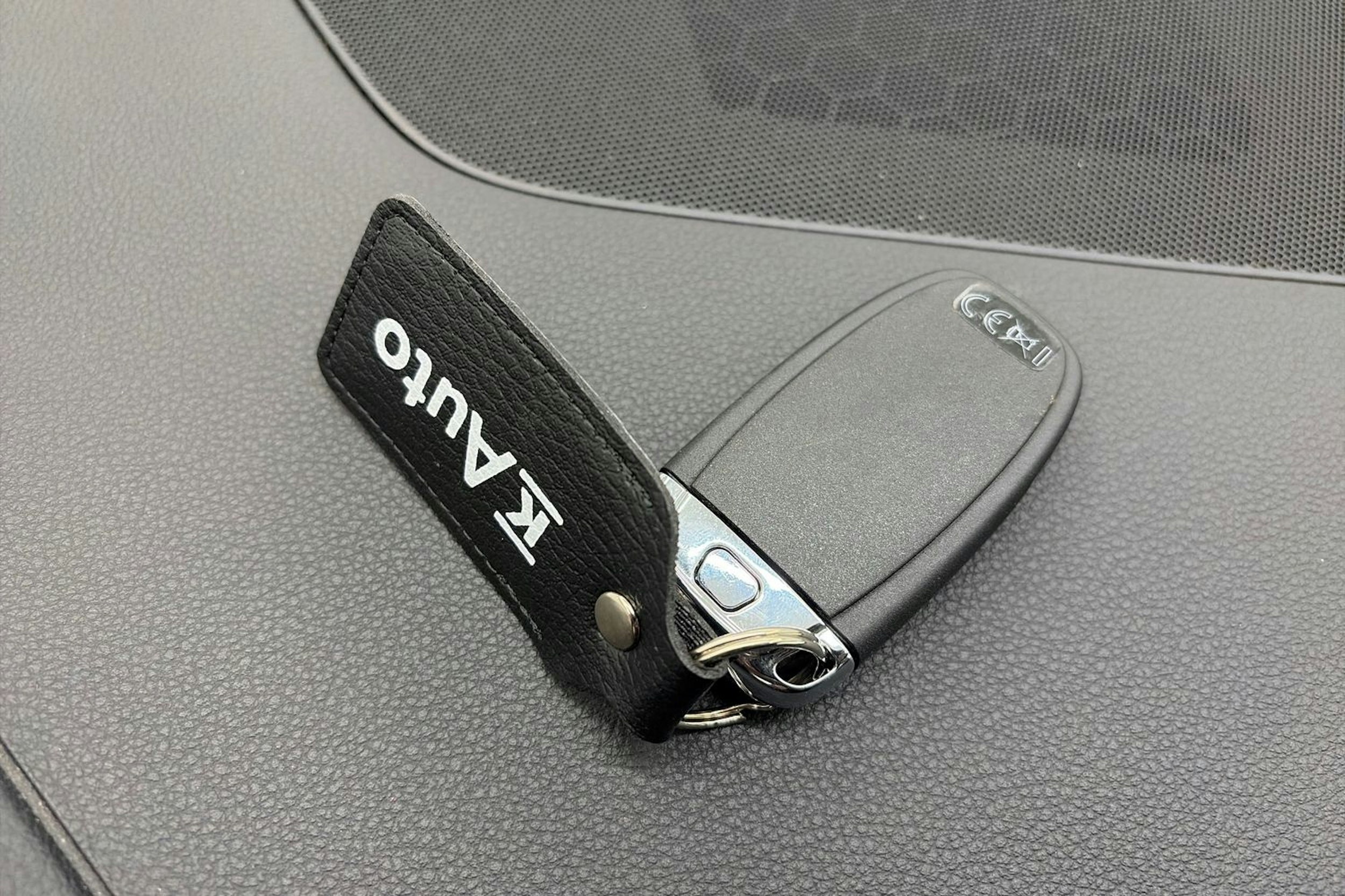 Hopea Audi Q5 2011 kuva 23.