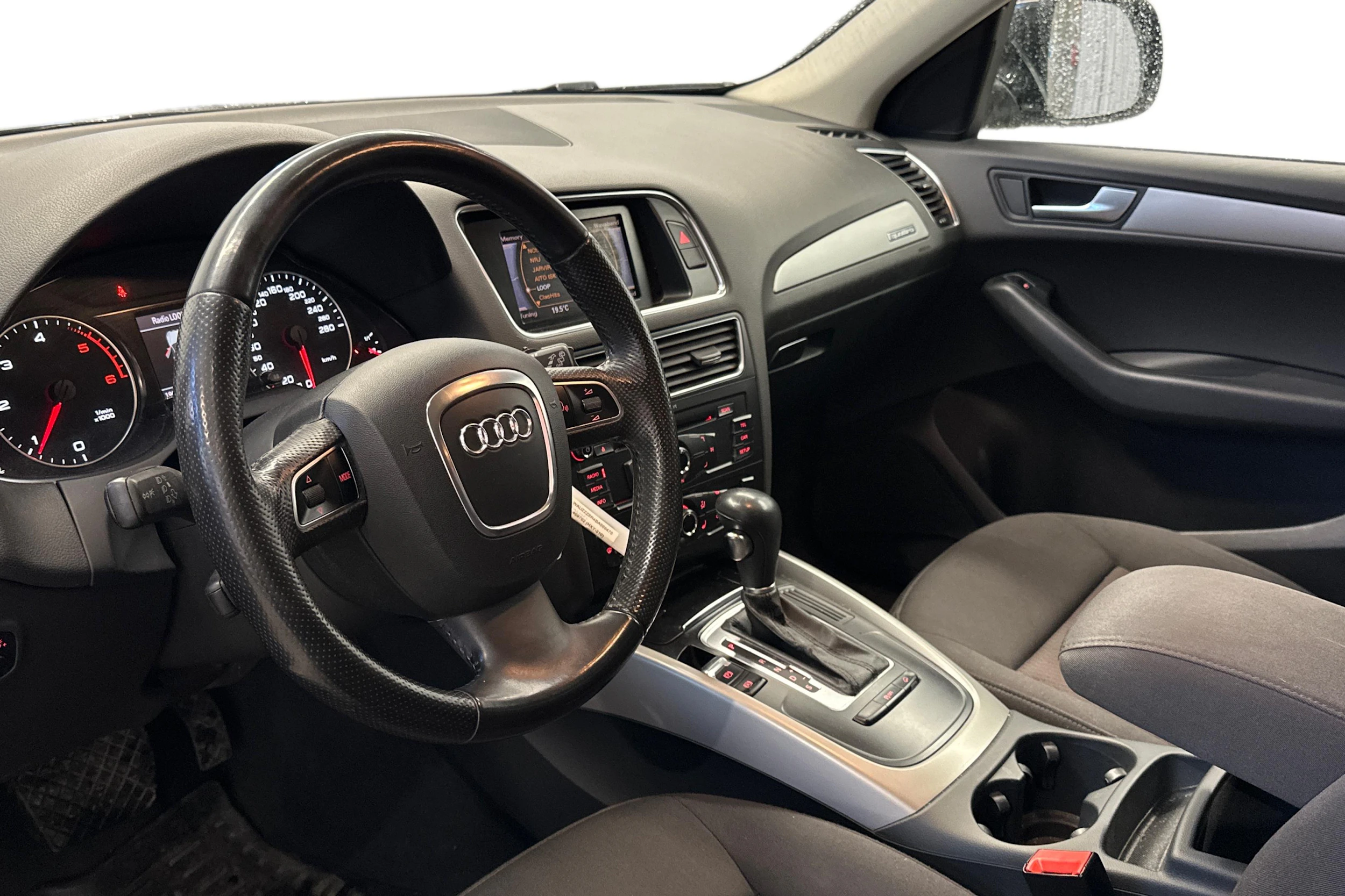 musta Audi Q5 2011 kuva 3.