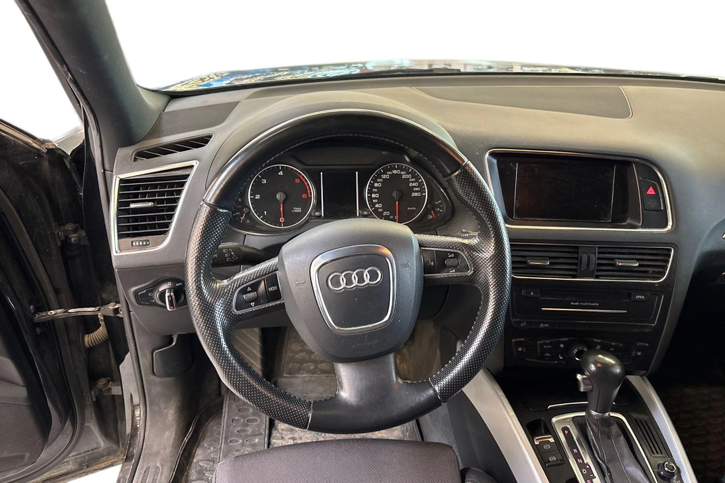 Musta Audi Q5 2011 kuva 7.