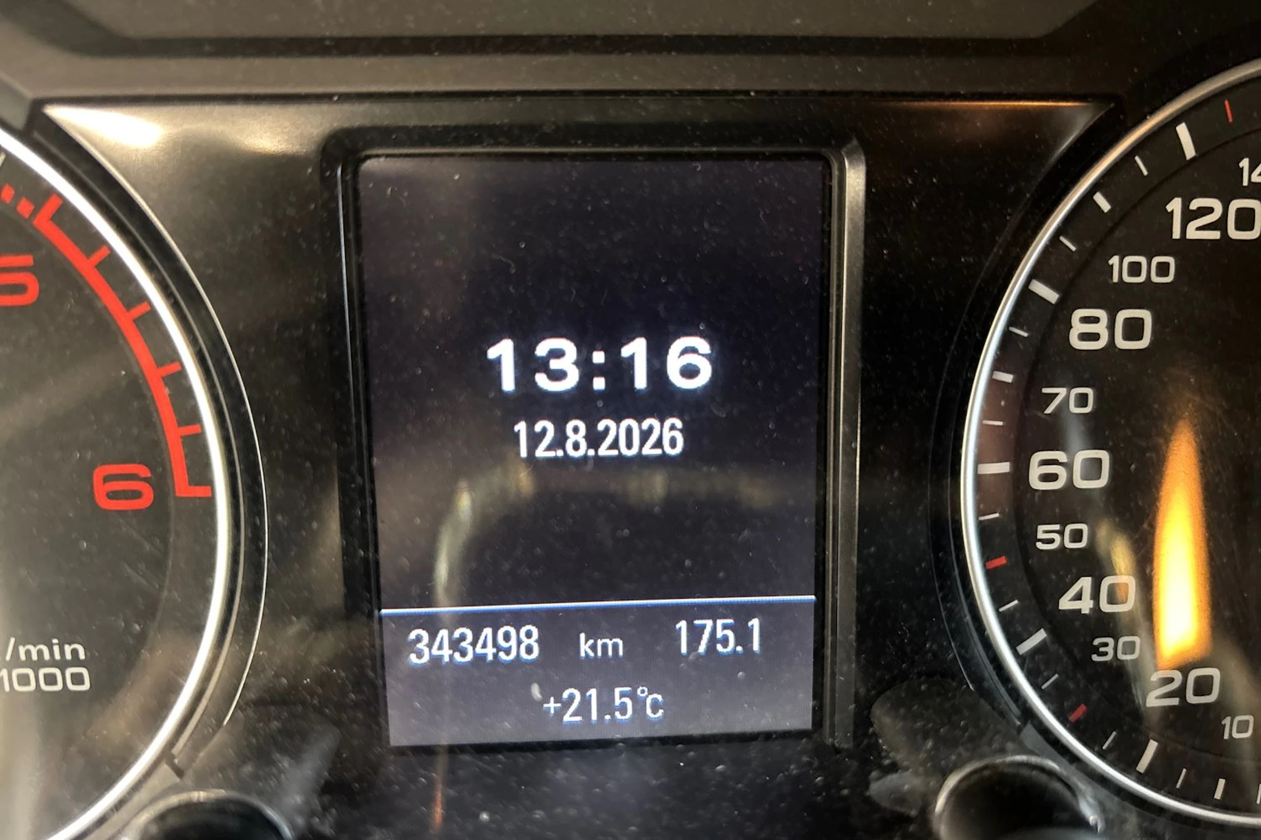 Musta Audi Q5 2011 kuva 16.