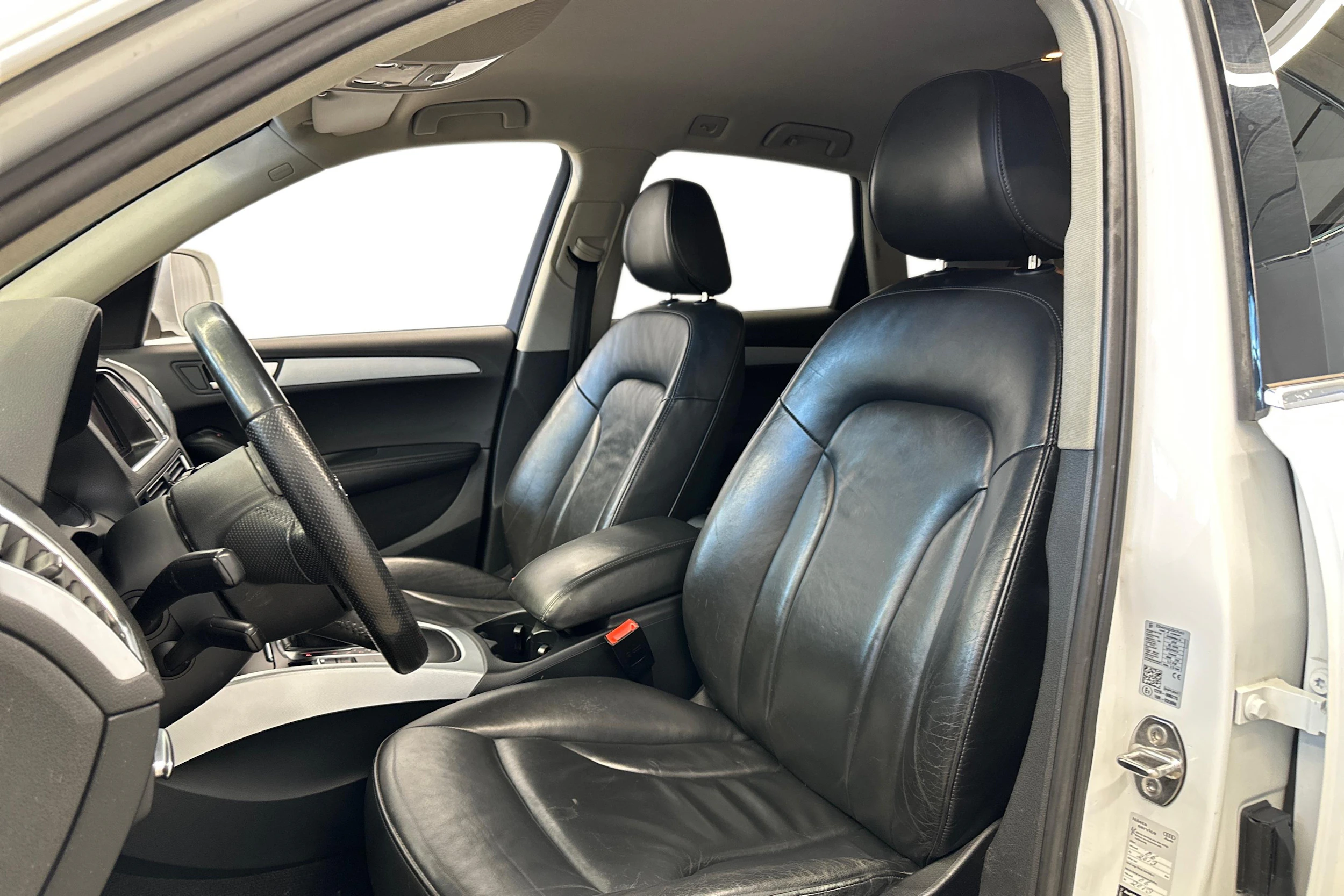 valkoinen Audi Q5 2011 kuva 6.