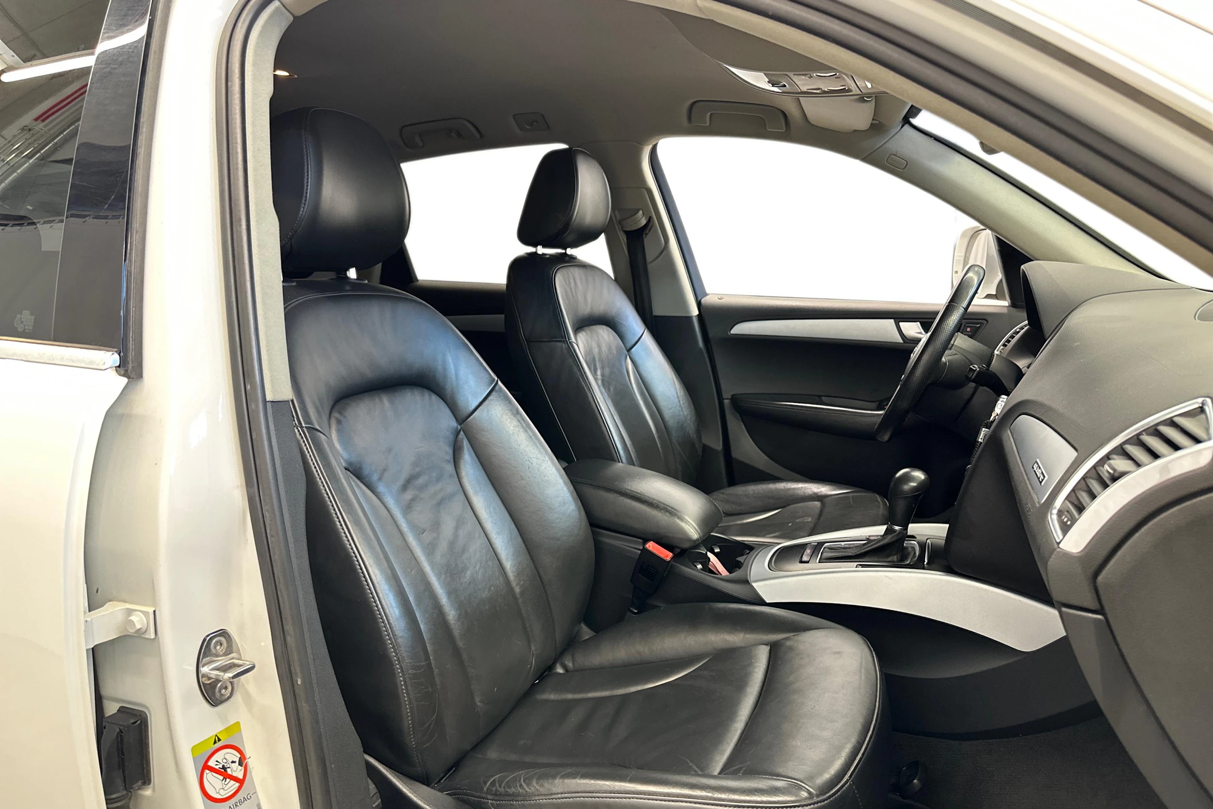 valkoinen Audi Q5 2011 kuva 7.