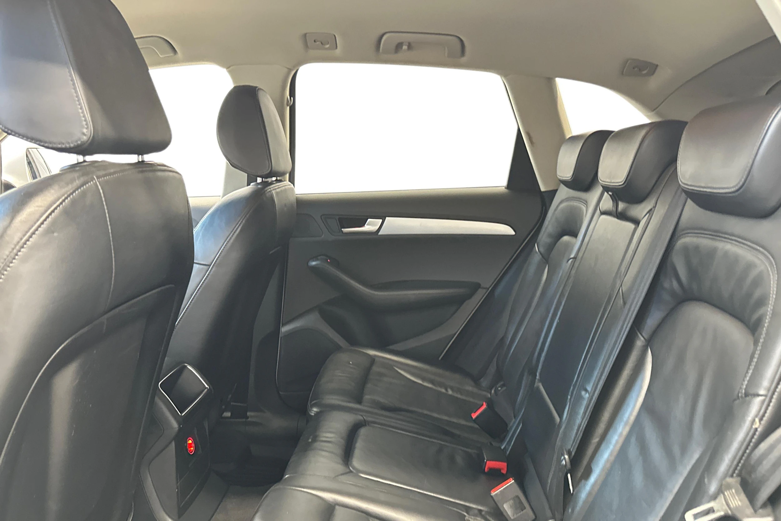 valkoinen Audi Q5 2011 kuva 8.