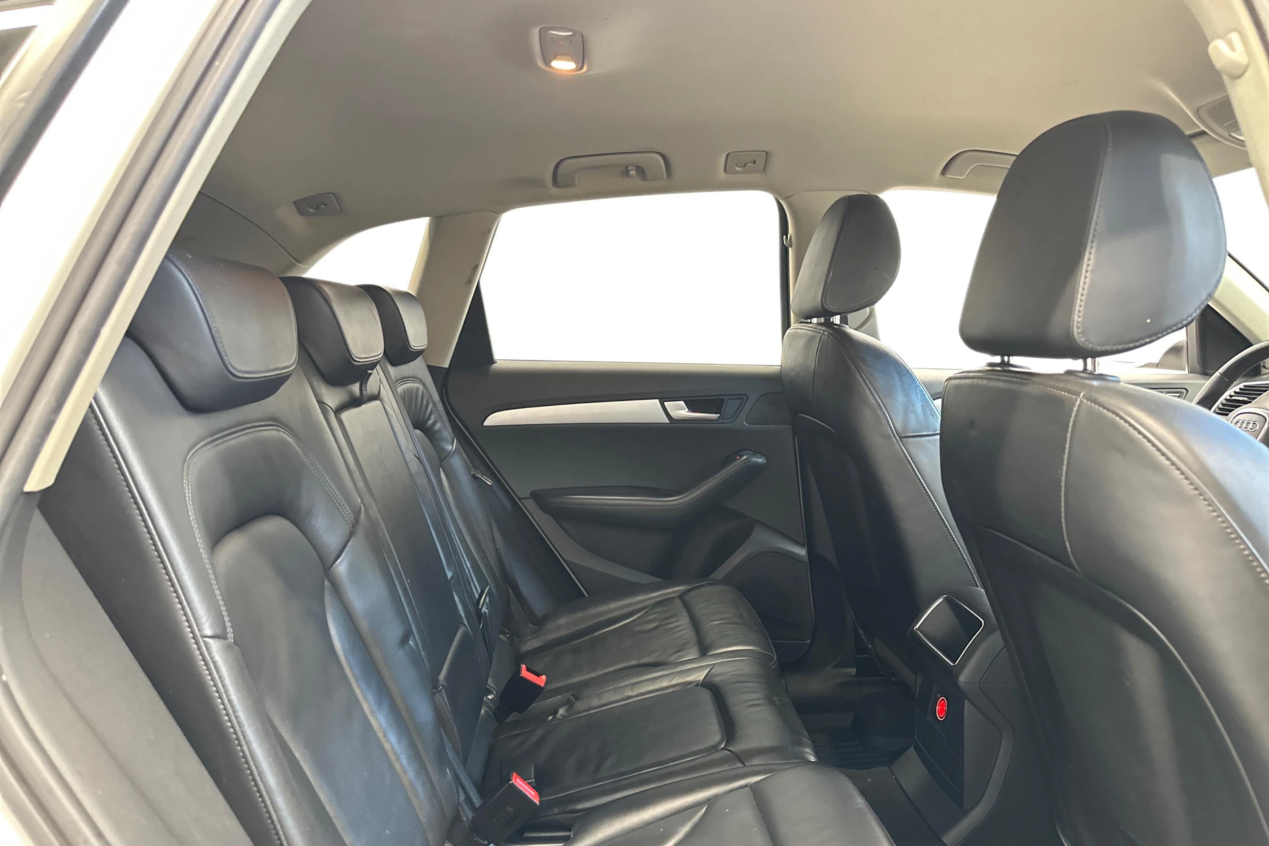 valkoinen Audi Q5 2011 kuva 9.