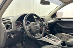 valkoinen Audi Q5 2011 kuva 10.