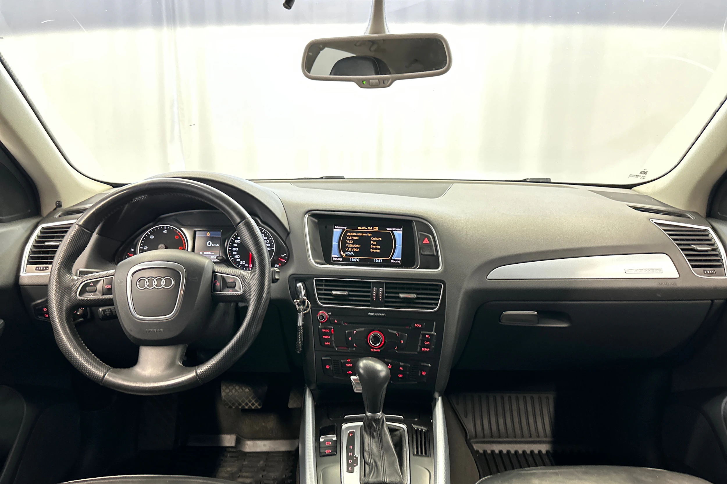 valkoinen Audi Q5 2011 kuva 11.