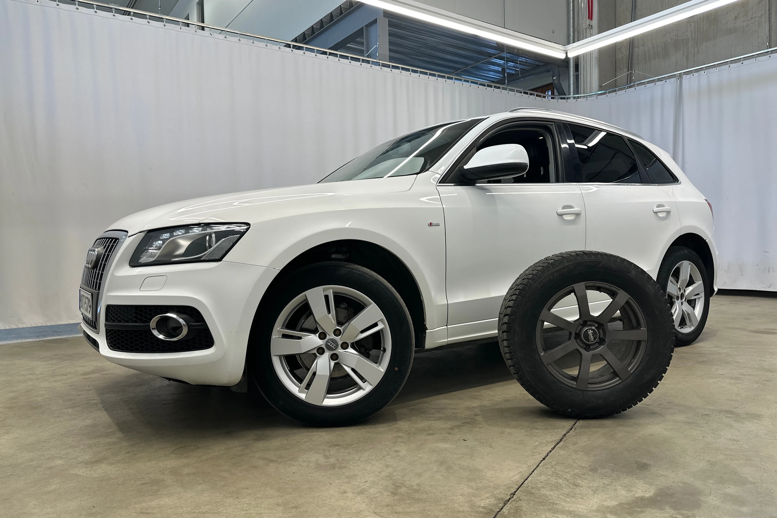valkoinen Audi Q5 2011 kuva 24.