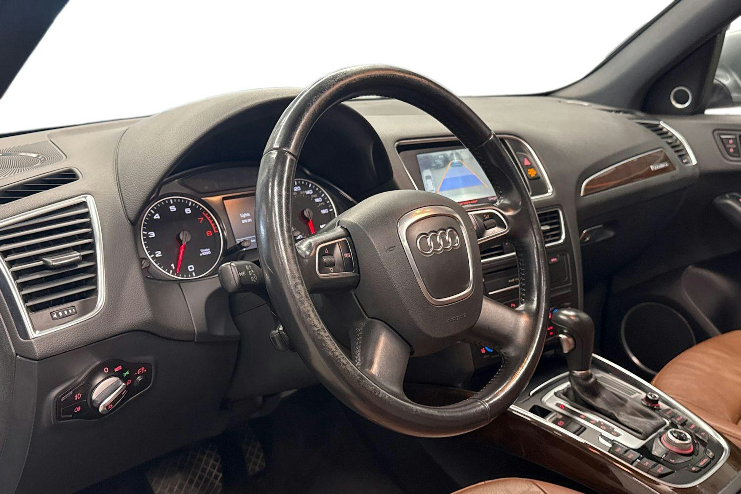harmaa Audi Q5 2011 kuva 6.
