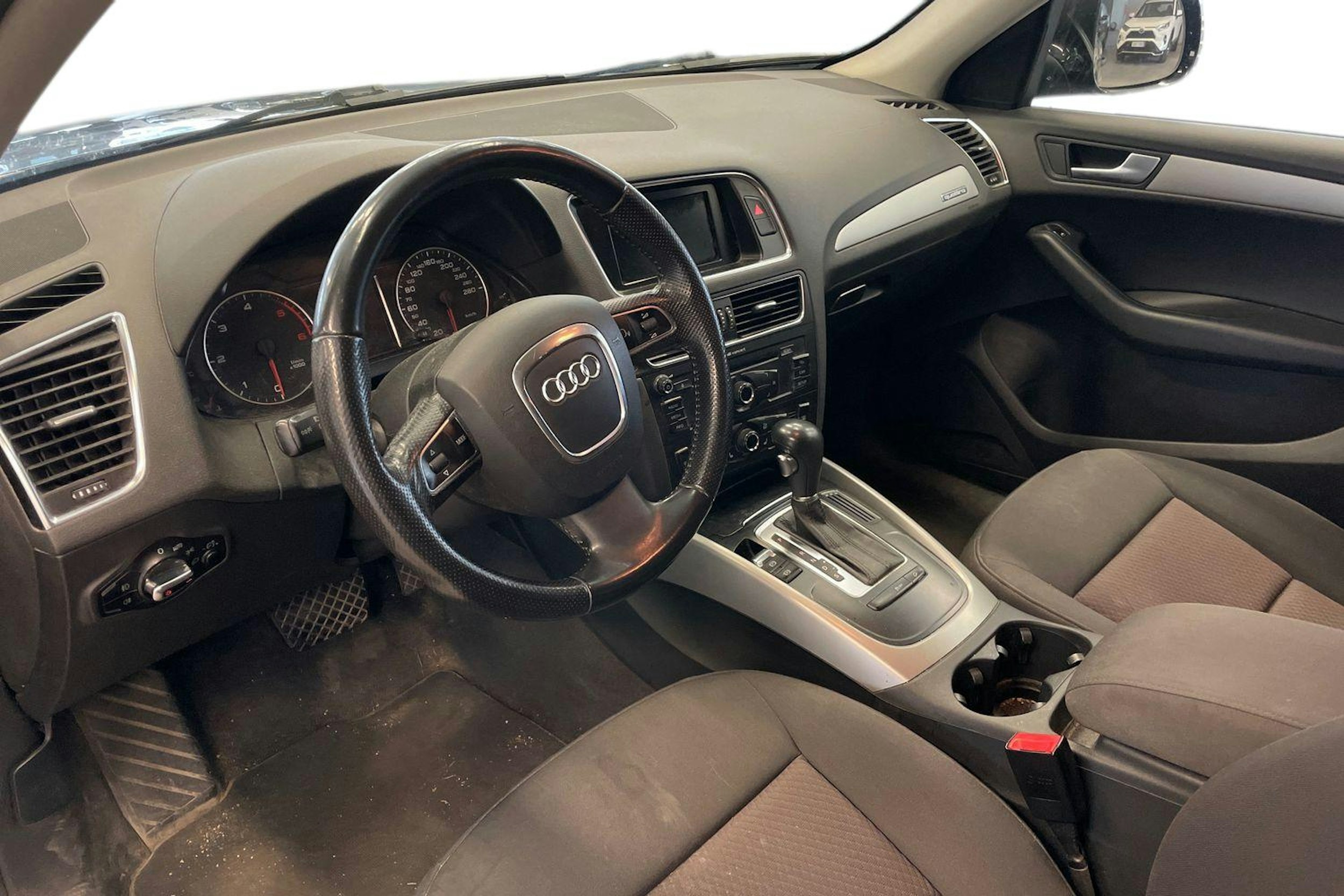 musta Audi Q5 2011 kuva 3.