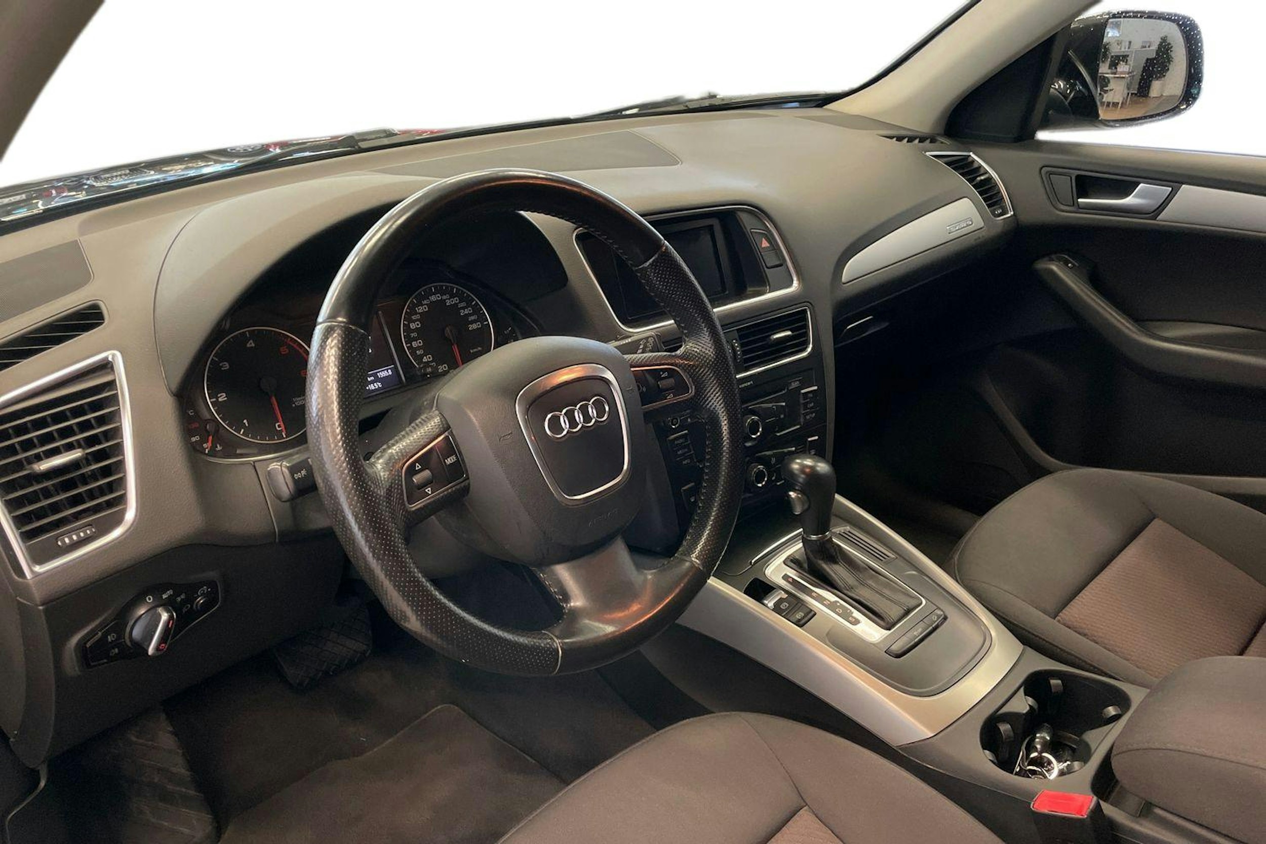 musta Audi Q5 2011 kuva 7.