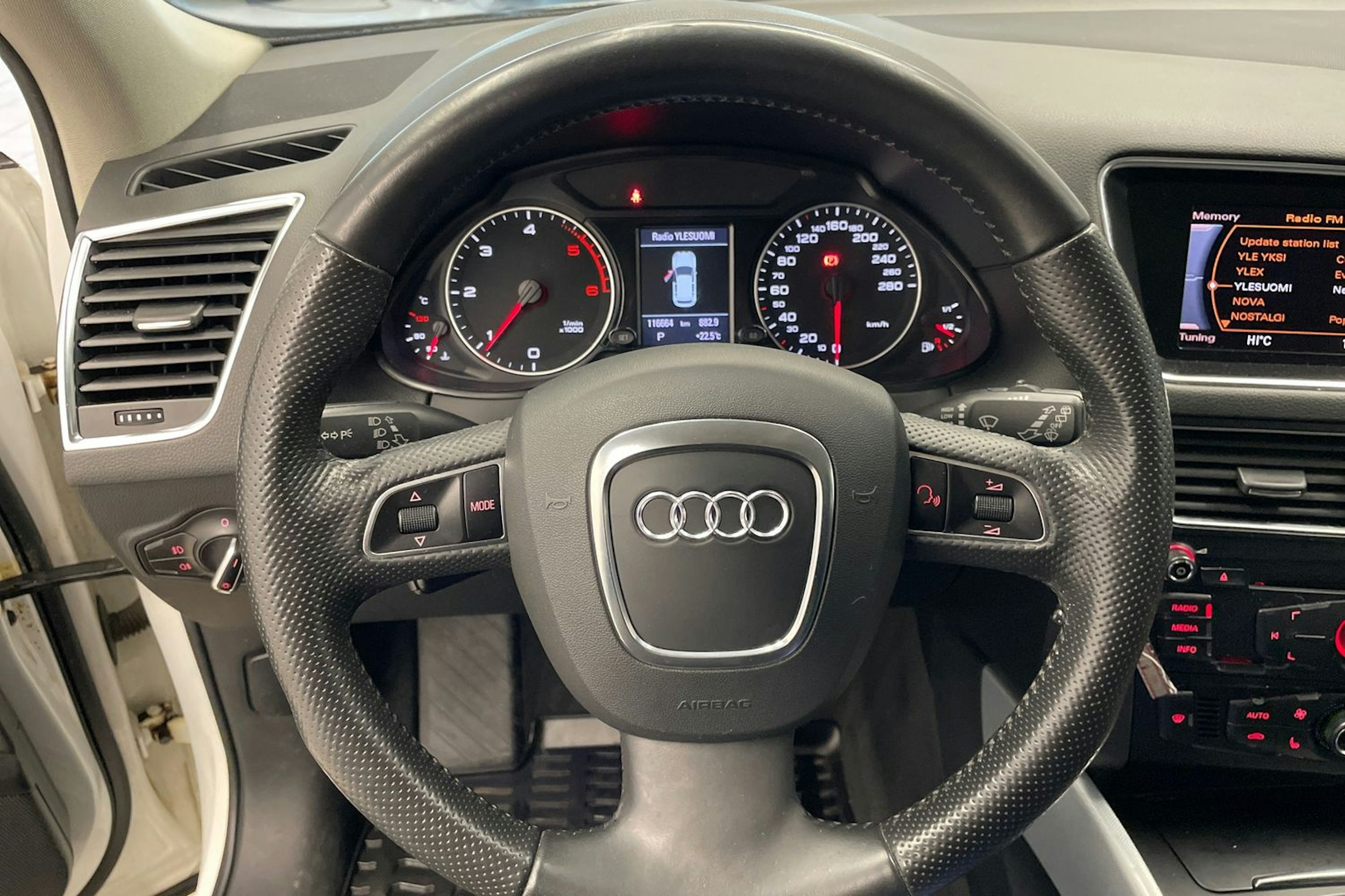 Valkoinen Audi Q5 2012 kuva 14.