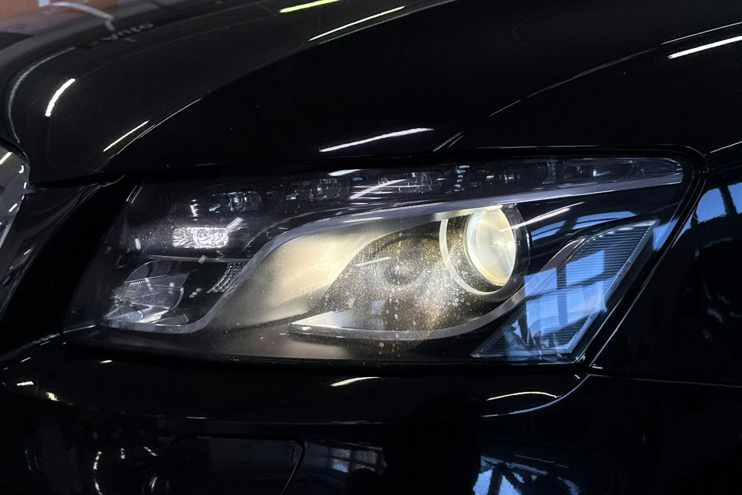 Musta Audi Q5 2012 kuva 15.