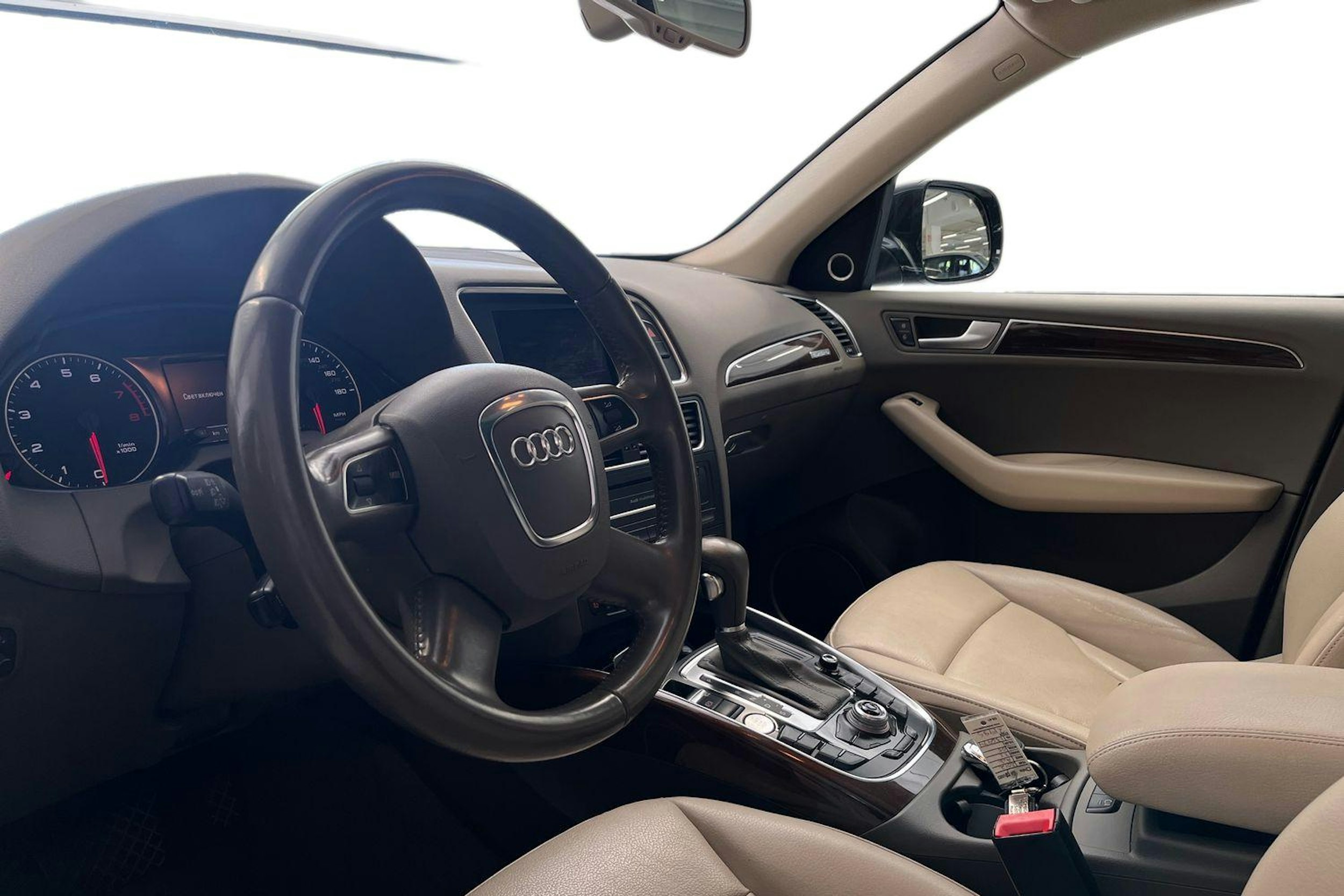 Sininen Audi Q5 2012 kuva 7.