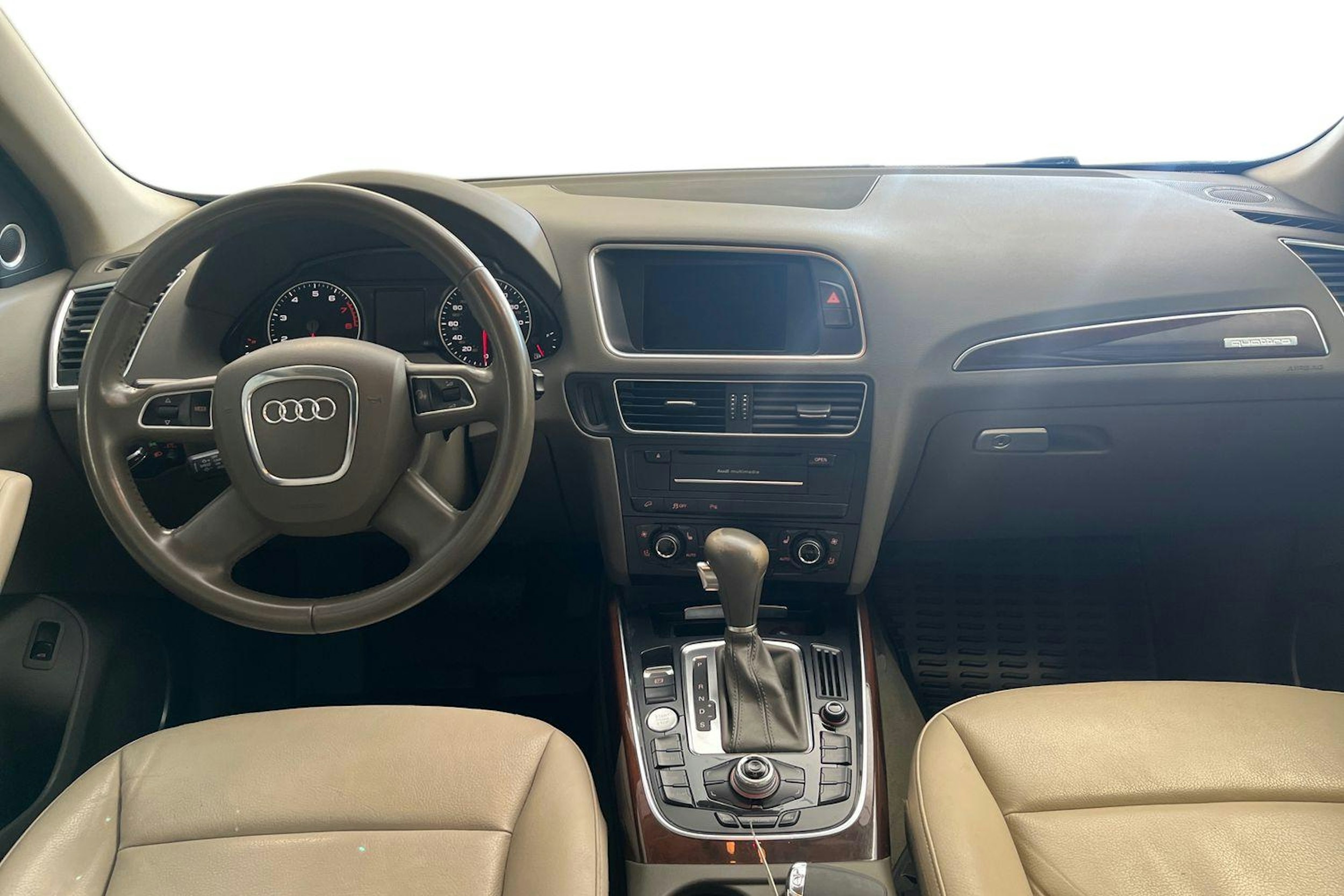 Sininen Audi Q5 2012 kuva 9.