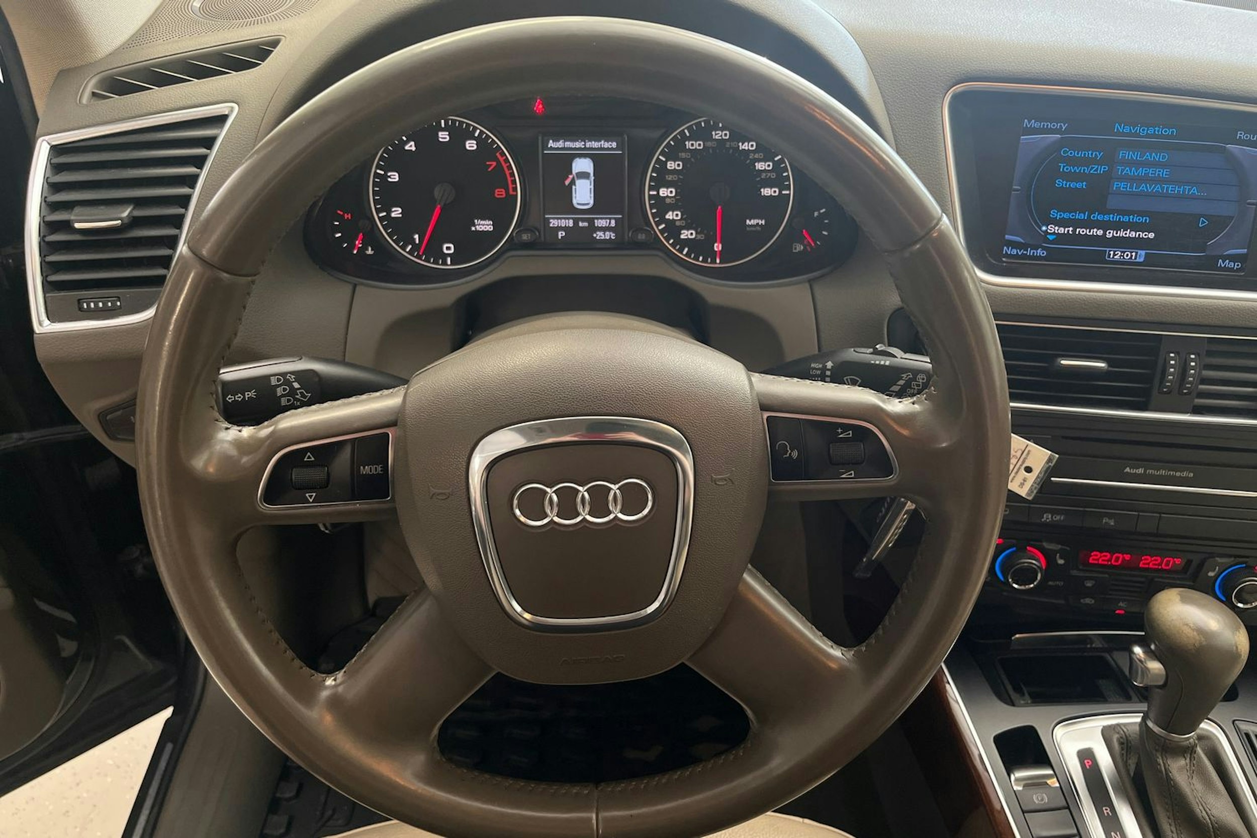 Sininen Audi Q5 2012 kuva 17.