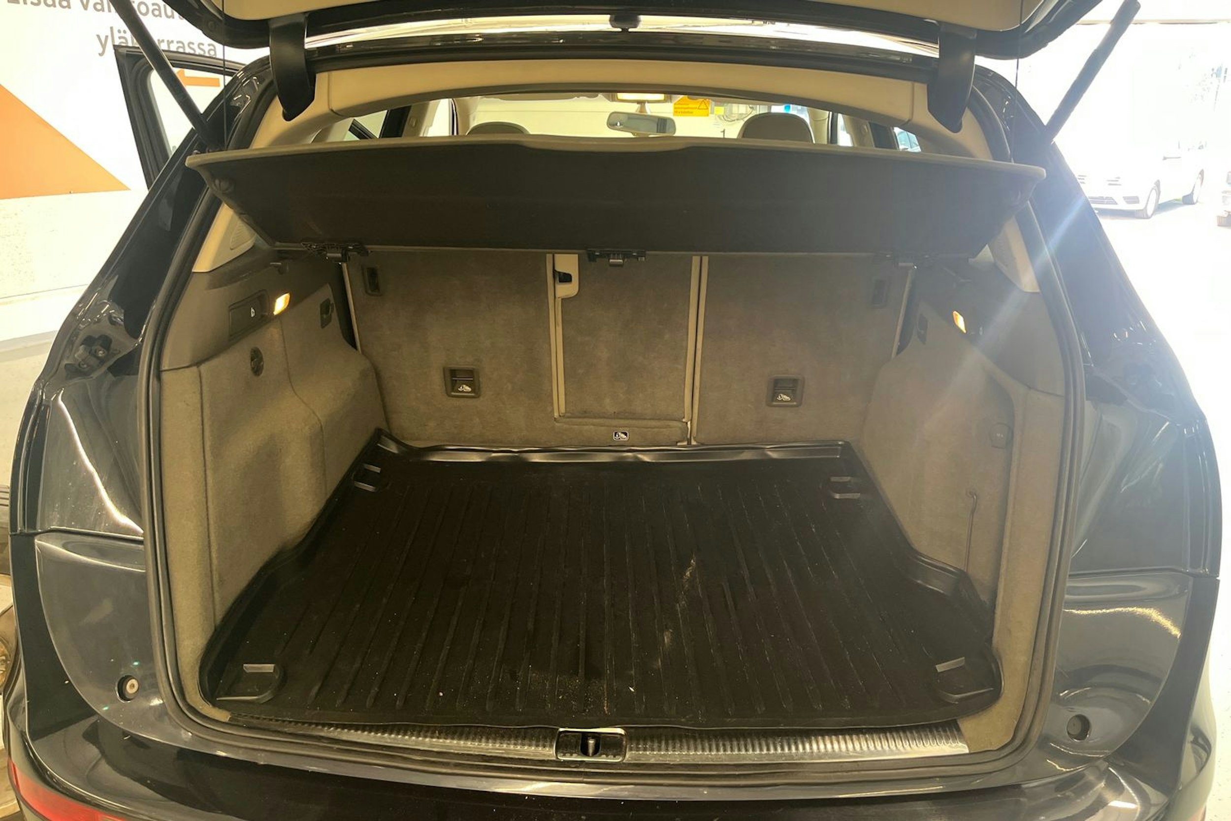 Sininen Audi Q5 2012 kuva 29.