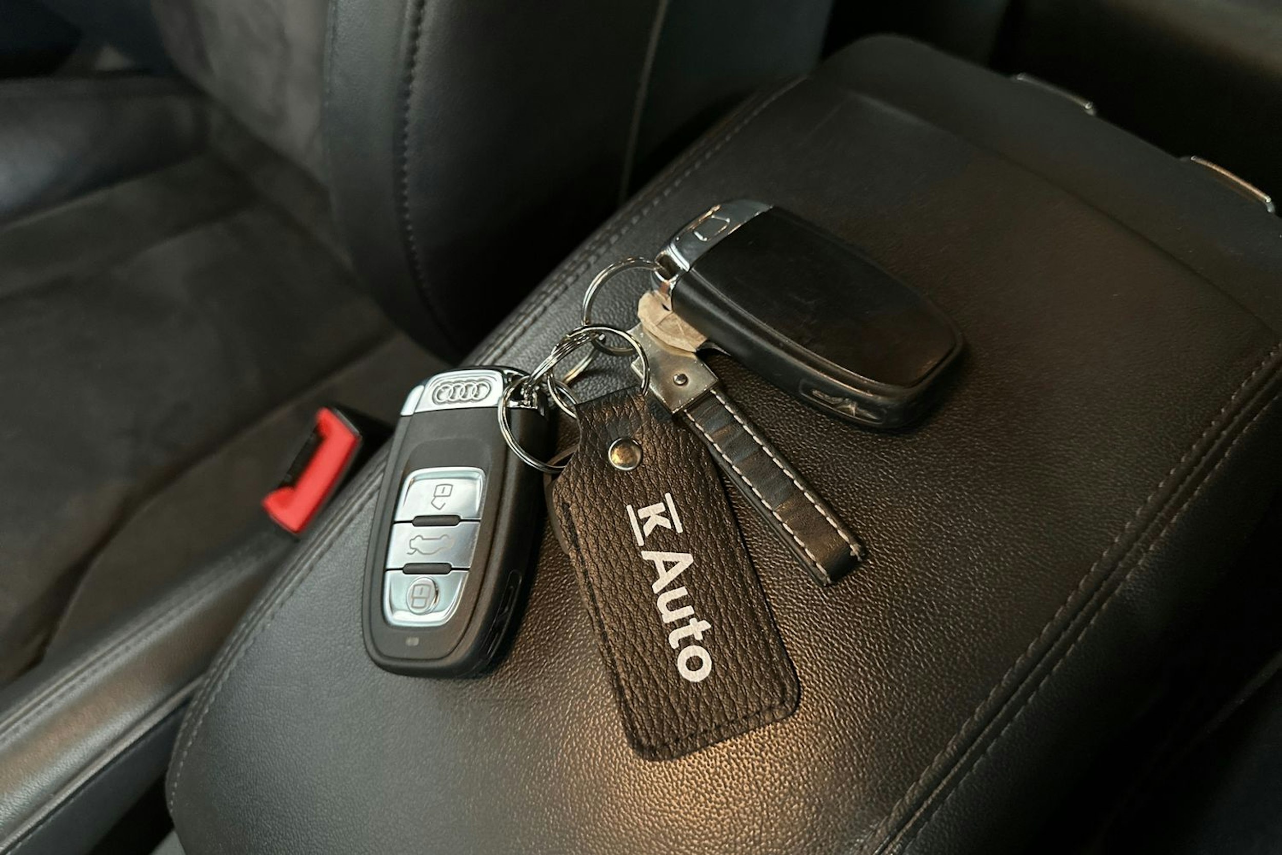 hopea Audi Q5 2012 kuva 28.