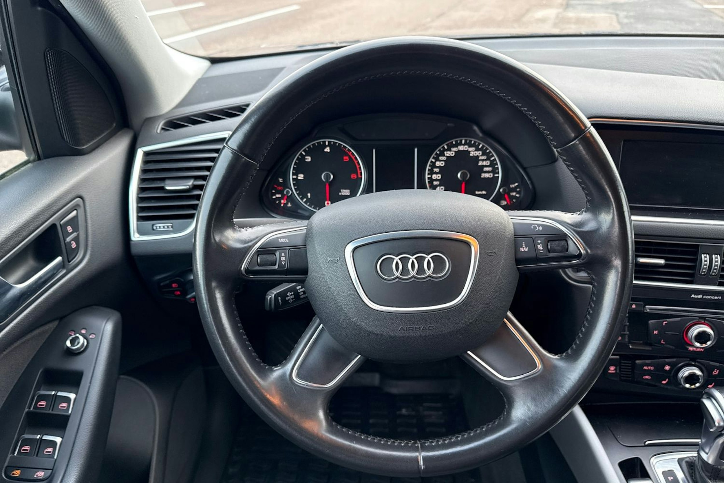 musta Audi Q5 2013 kuva 14.