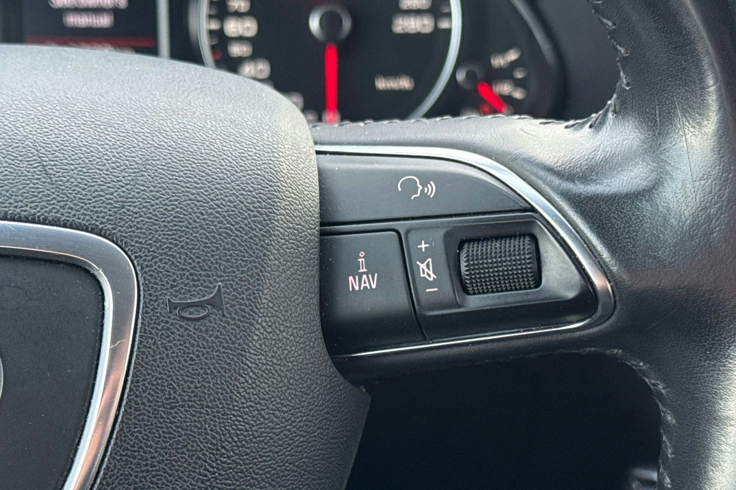 musta Audi Q5 2013 kuva 16.