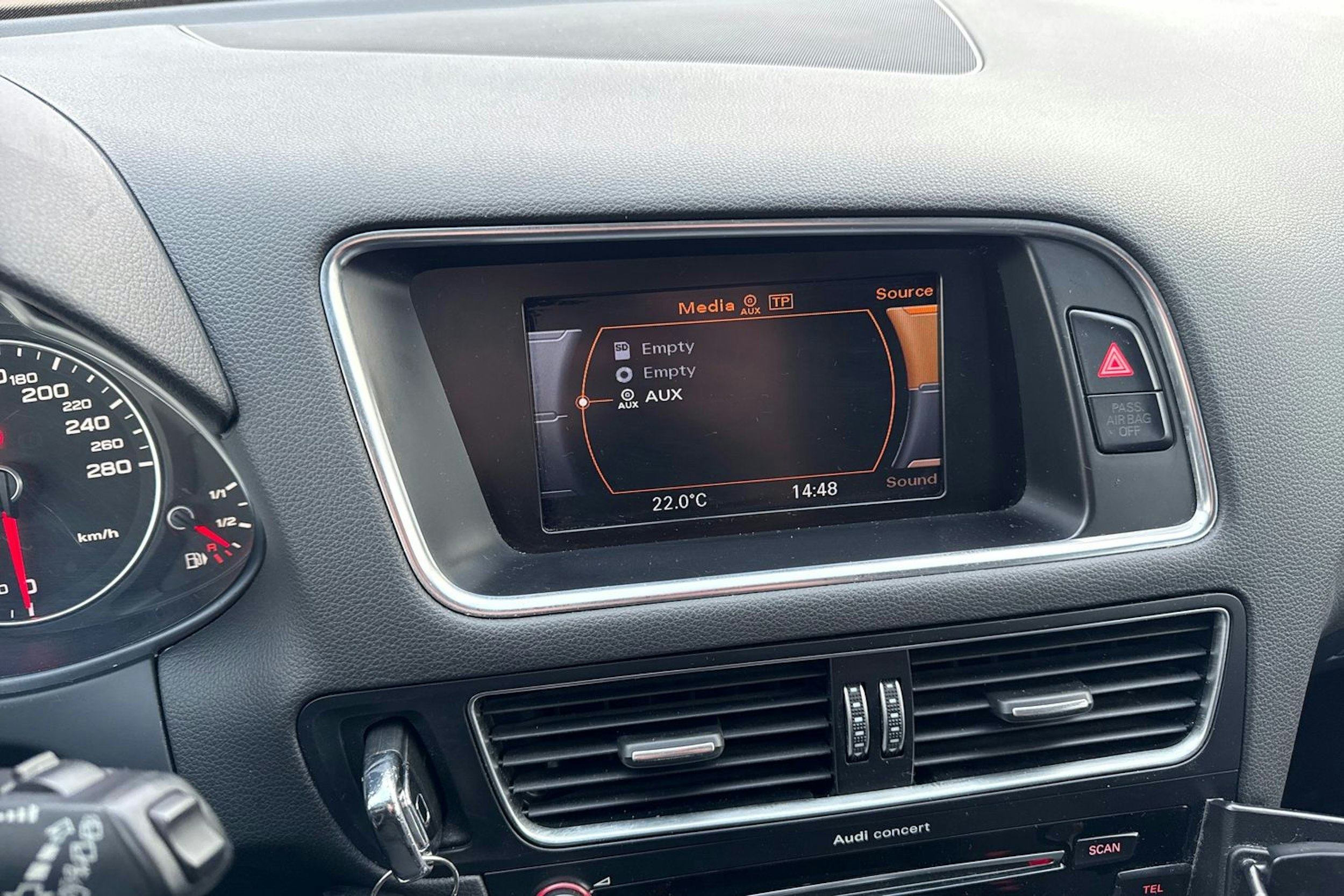 musta Audi Q5 2013 kuva 21.