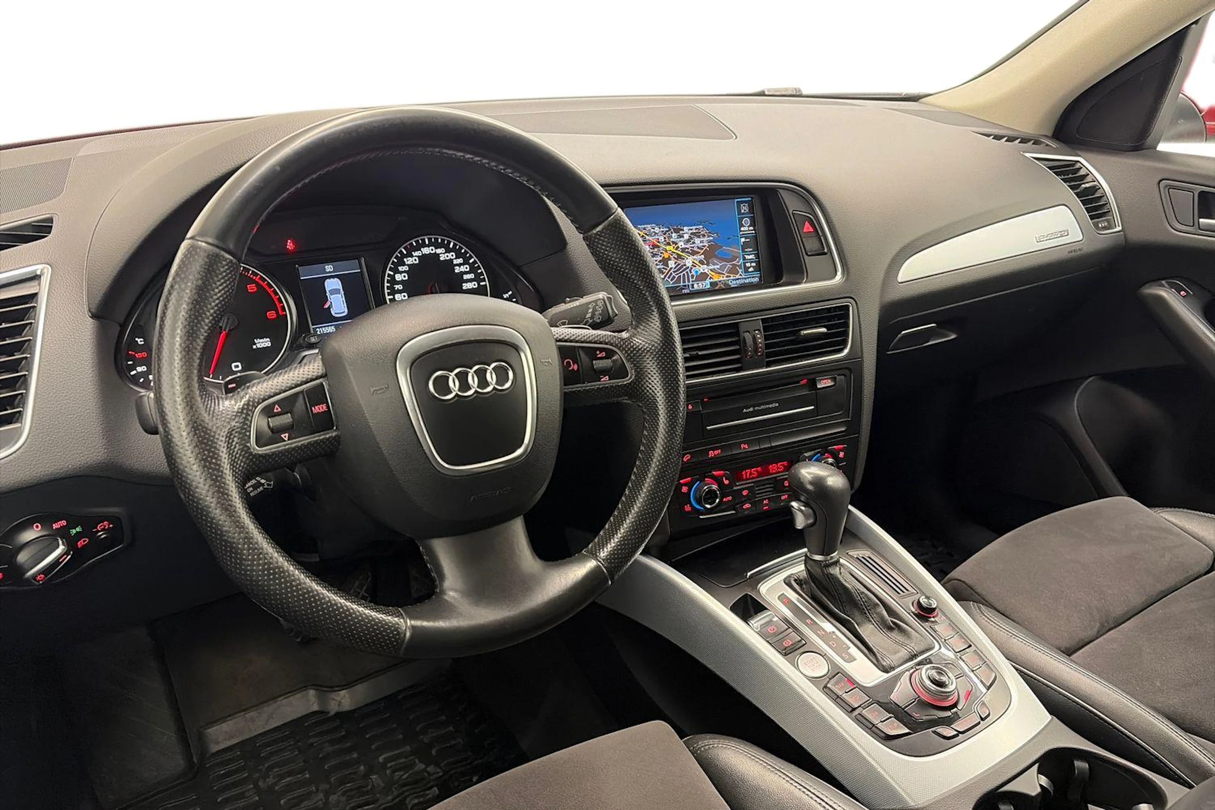 punainen Audi Q5 2012 kuva 6.