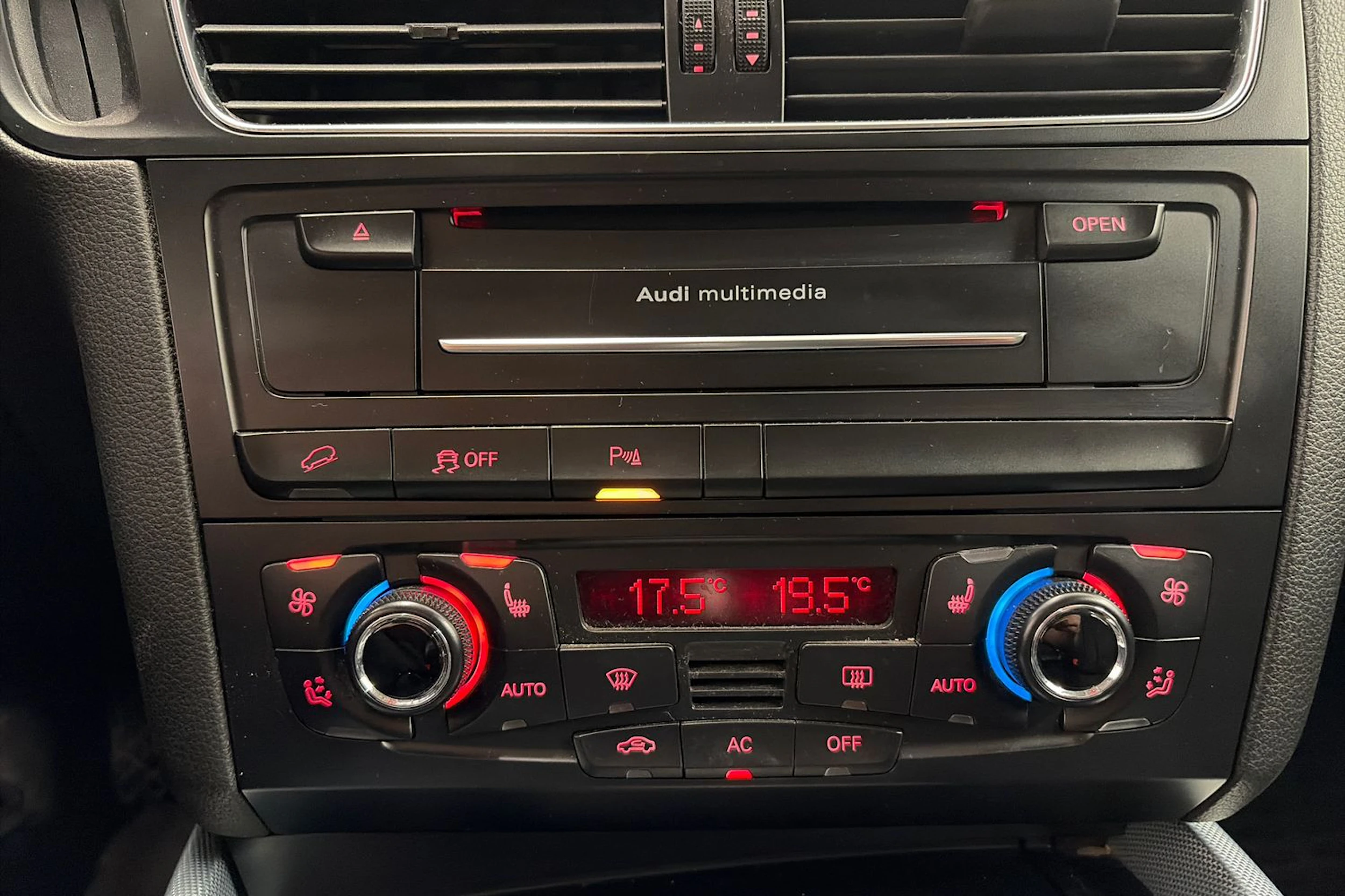 punainen Audi Q5 2012 kuva 26.