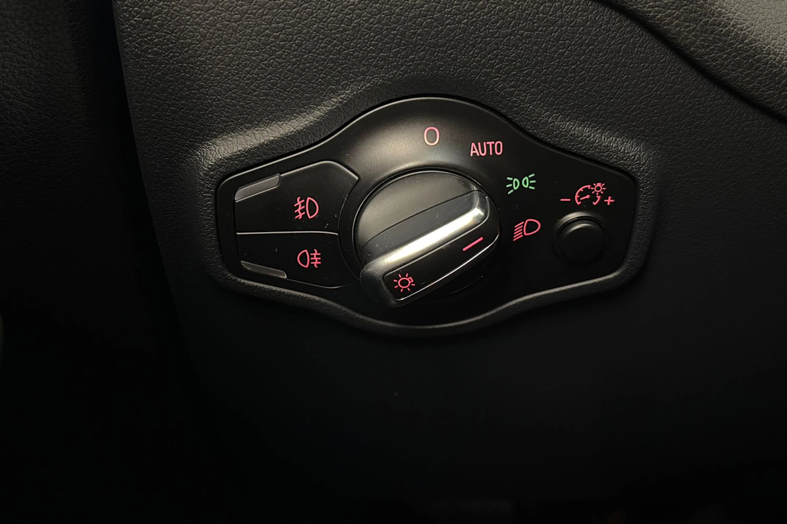 punainen Audi Q5 2012 kuva 29.