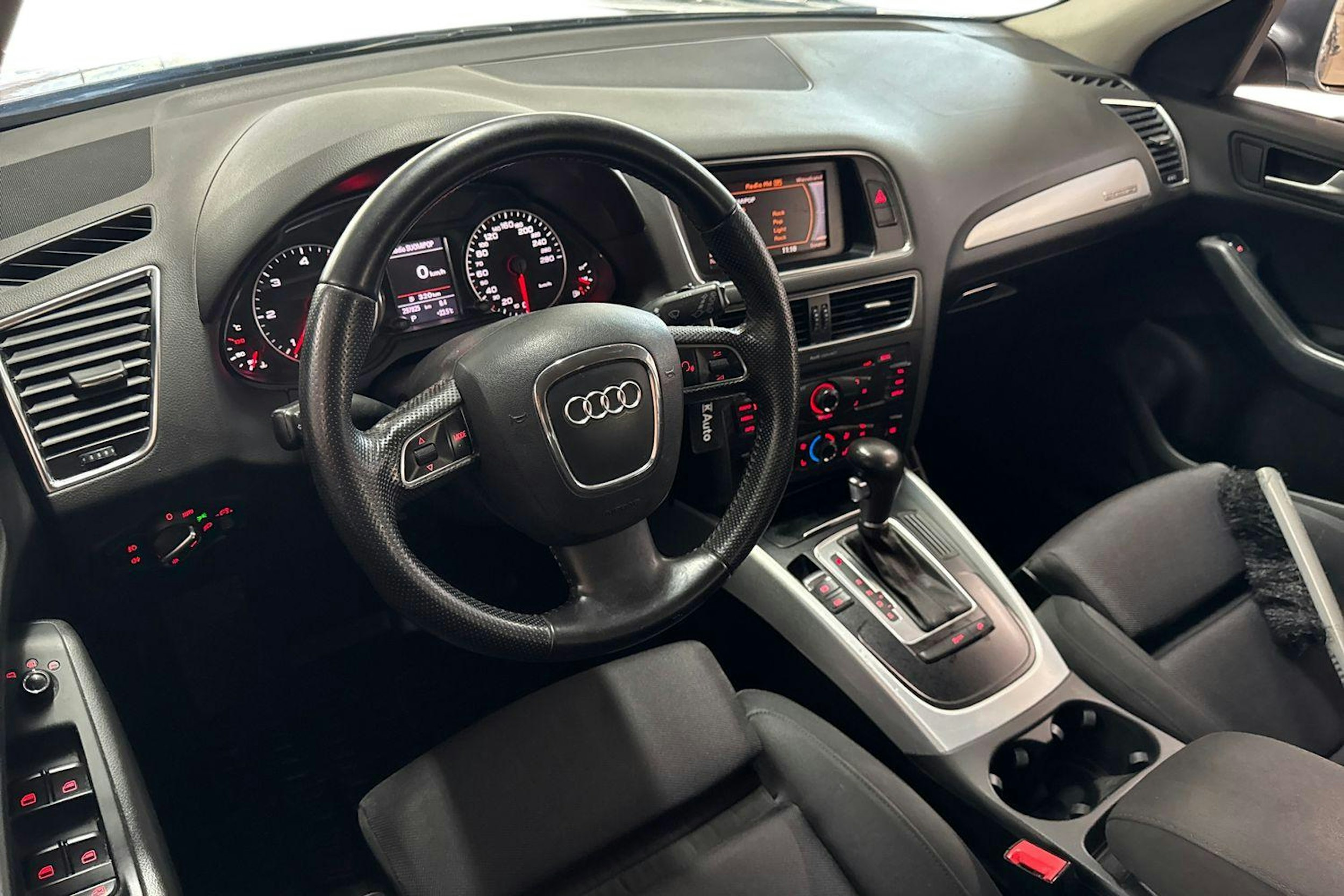 harmaa Audi Q5 2012 kuva 7.