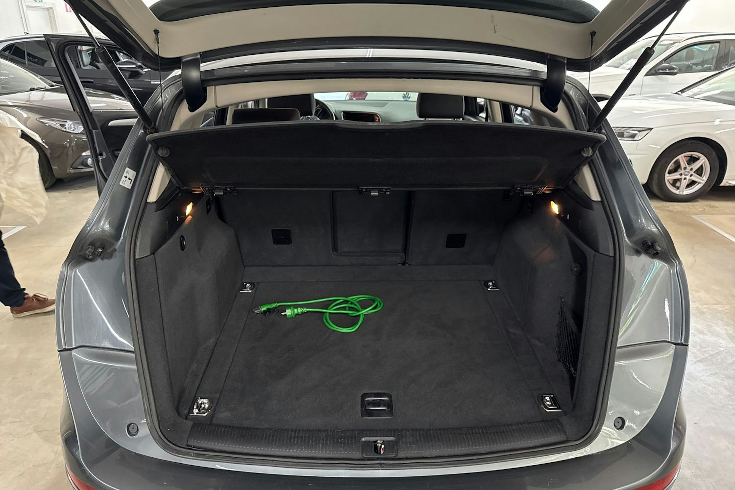 harmaa Audi Q5 2012 kuva 17.