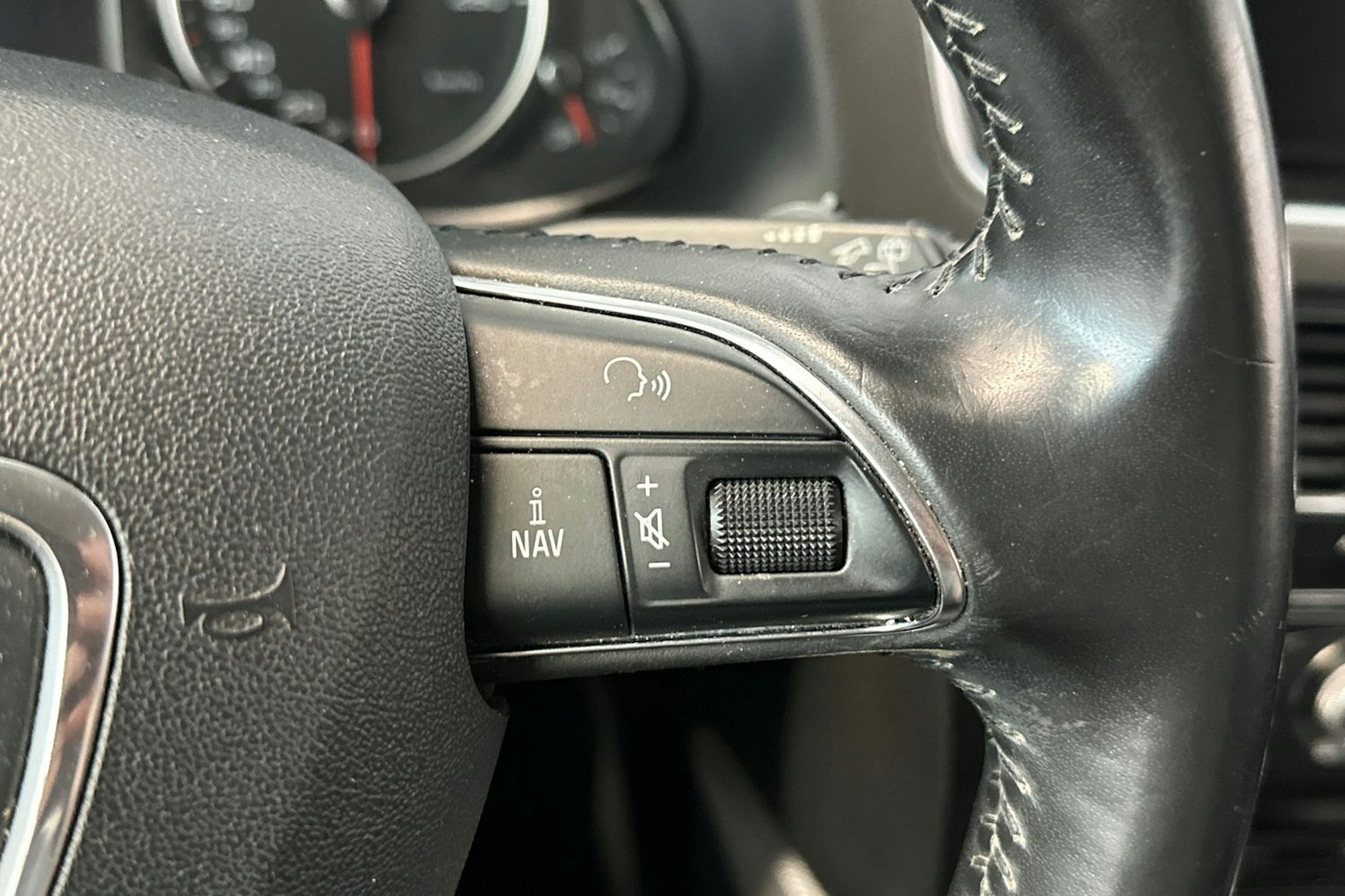 harmaa Audi Q5 2013 kuva 18.