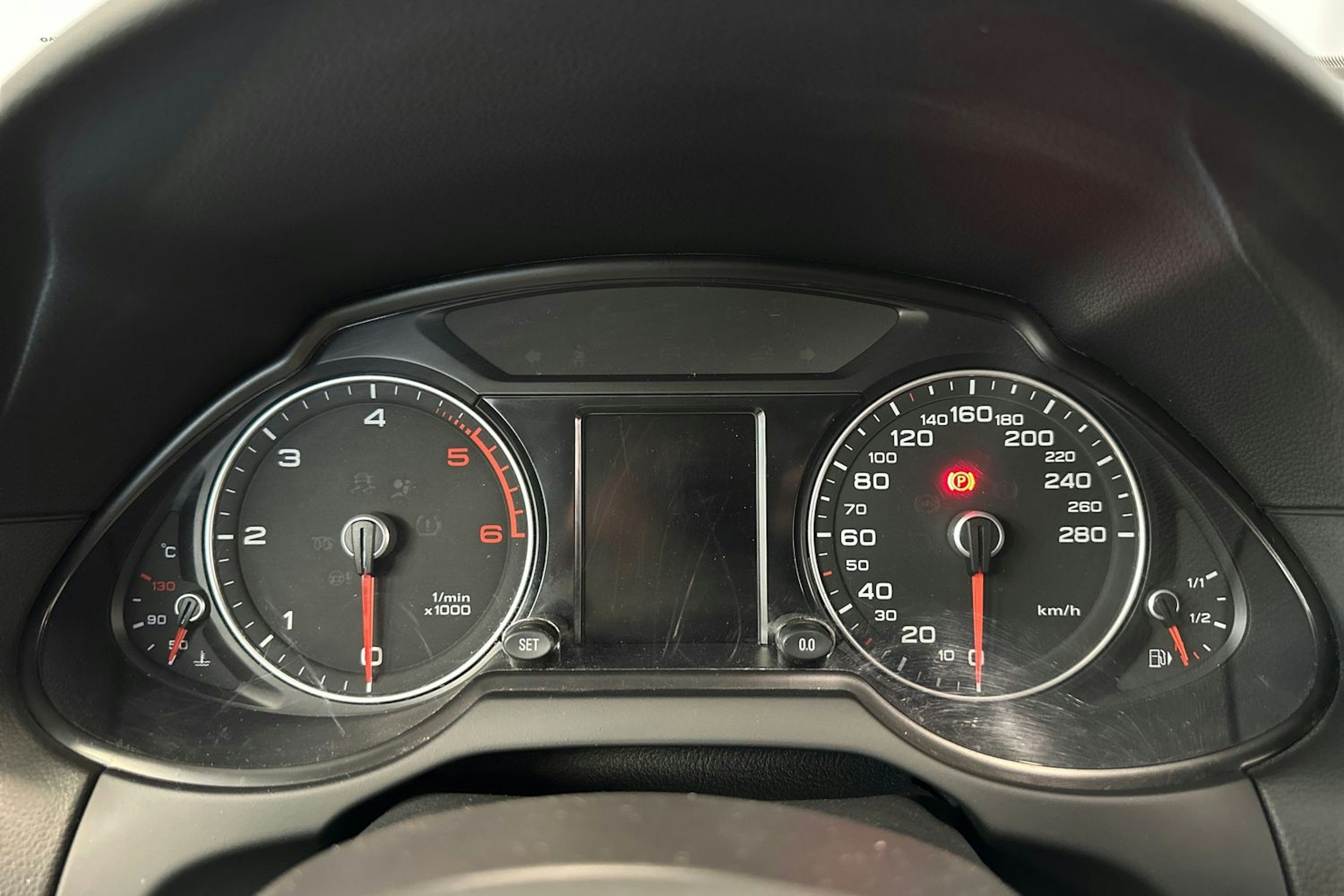 harmaa Audi Q5 2013 kuva 20.