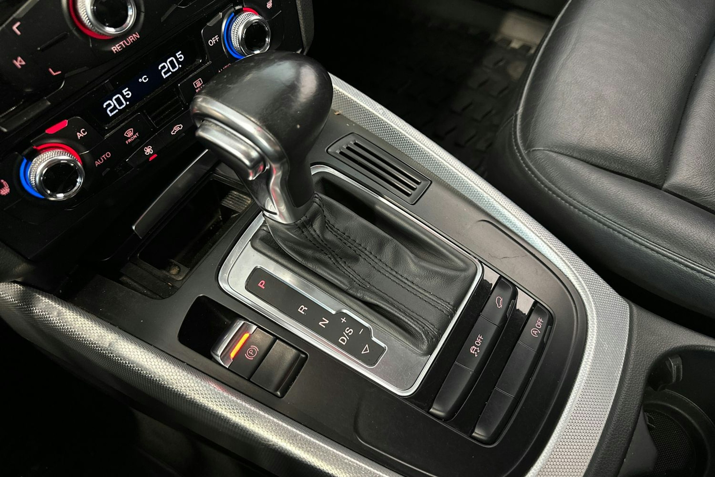 harmaa Audi Q5 2013 kuva 21.
