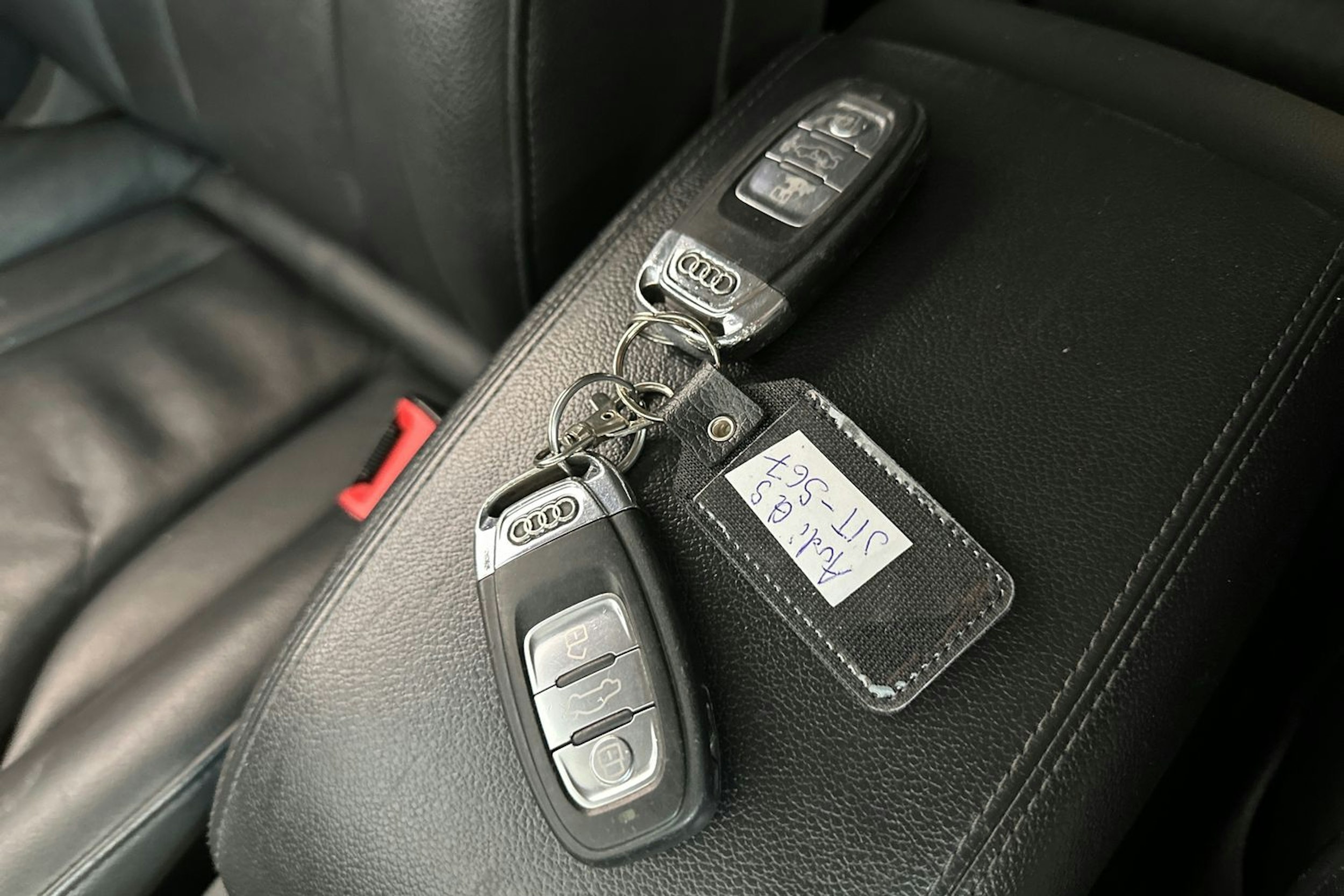 harmaa Audi Q5 2013 kuva 24.